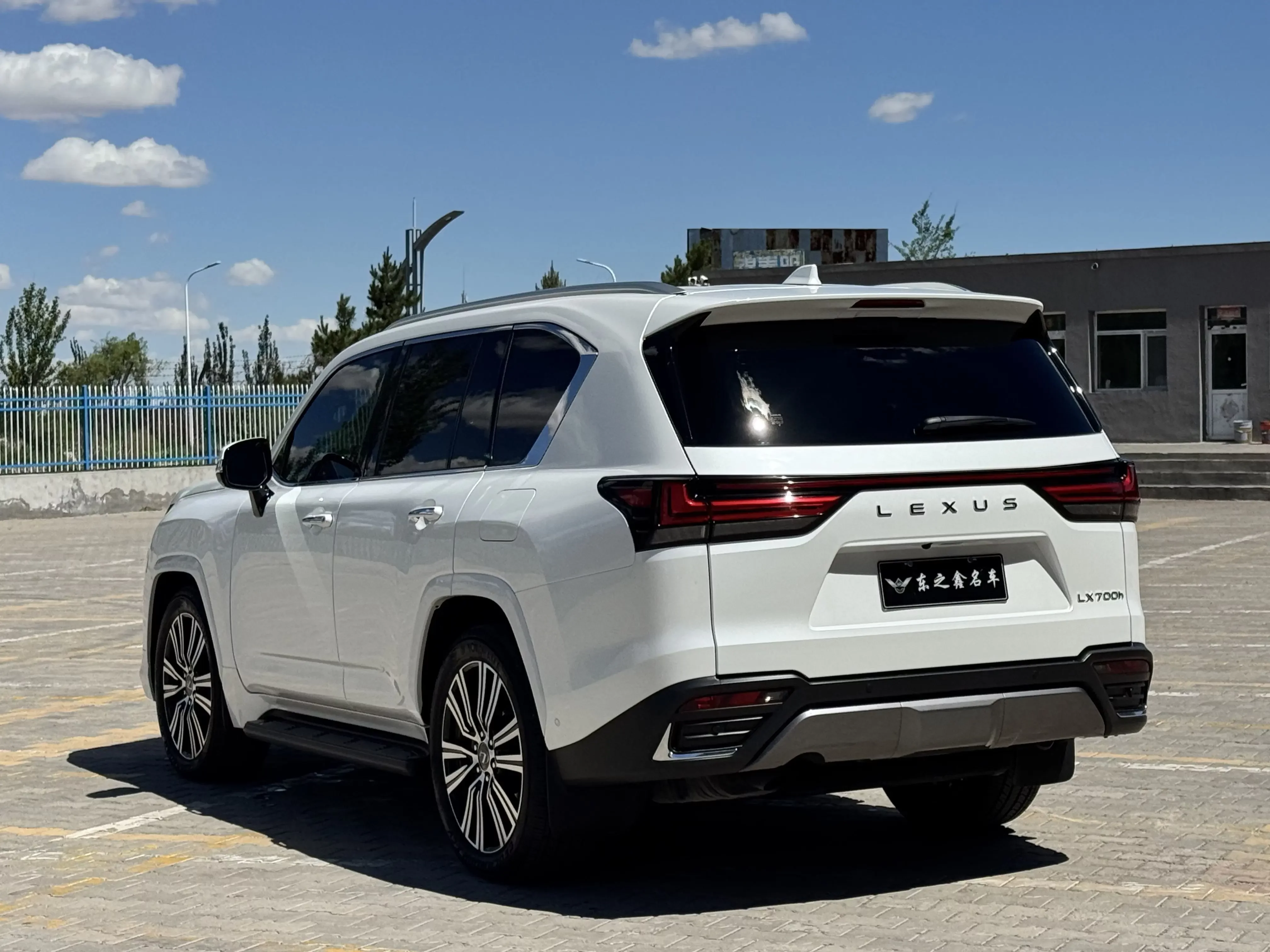 Lexus LX