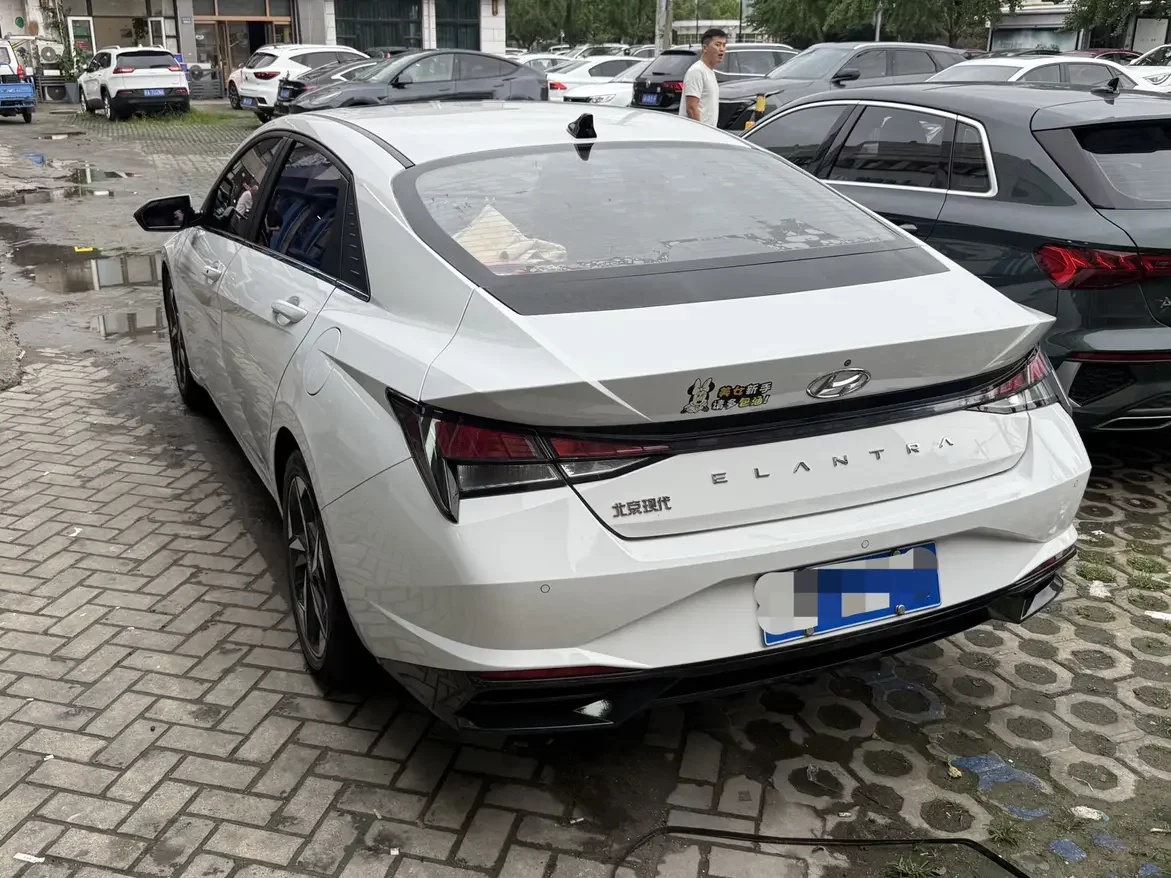 Hyundai Elantra