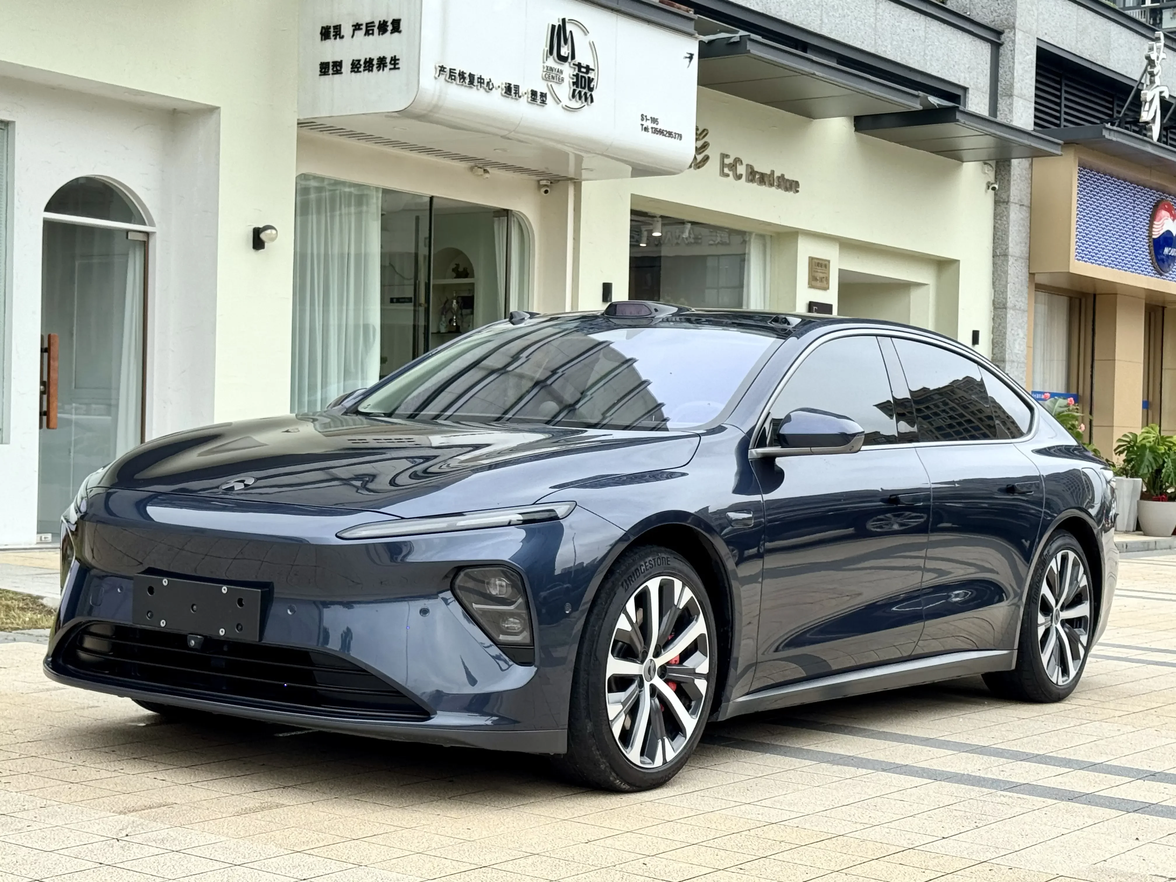NIO ET7