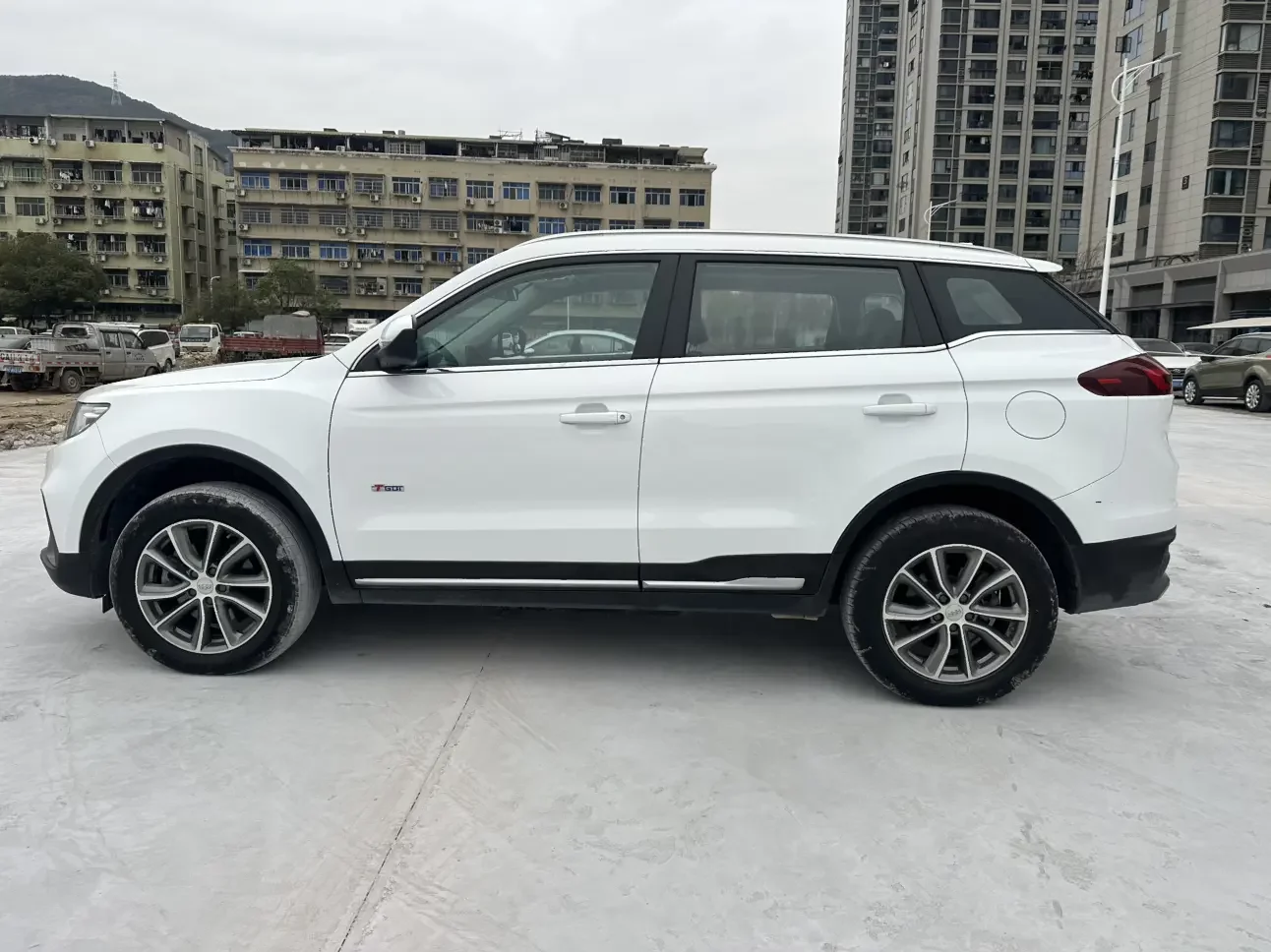 Geely Atlas