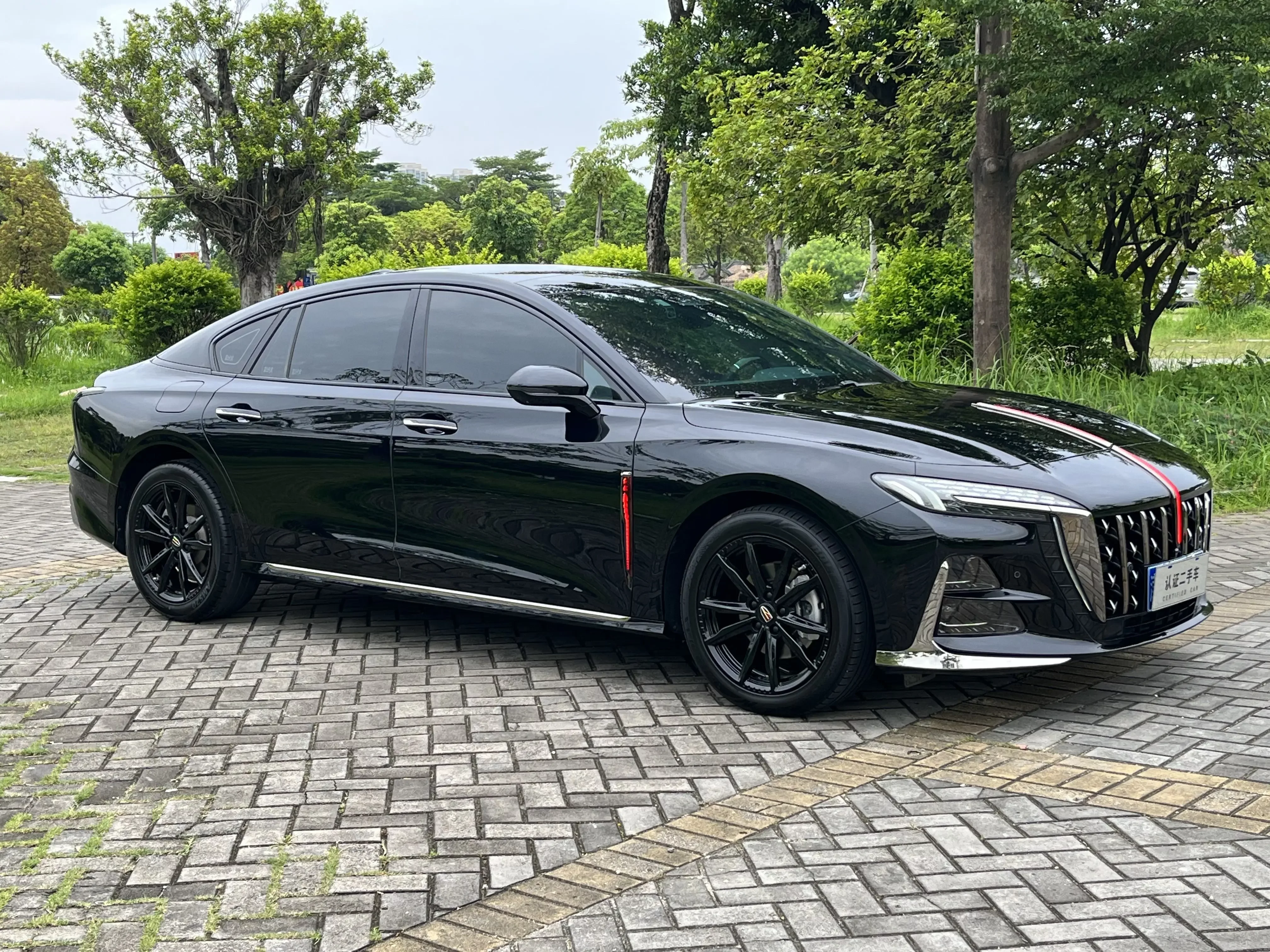 Hongqi H6