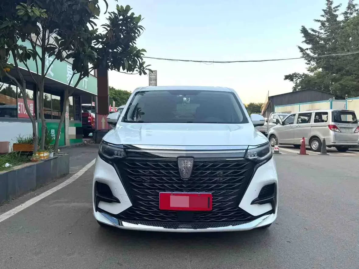 Roewe iMAX8