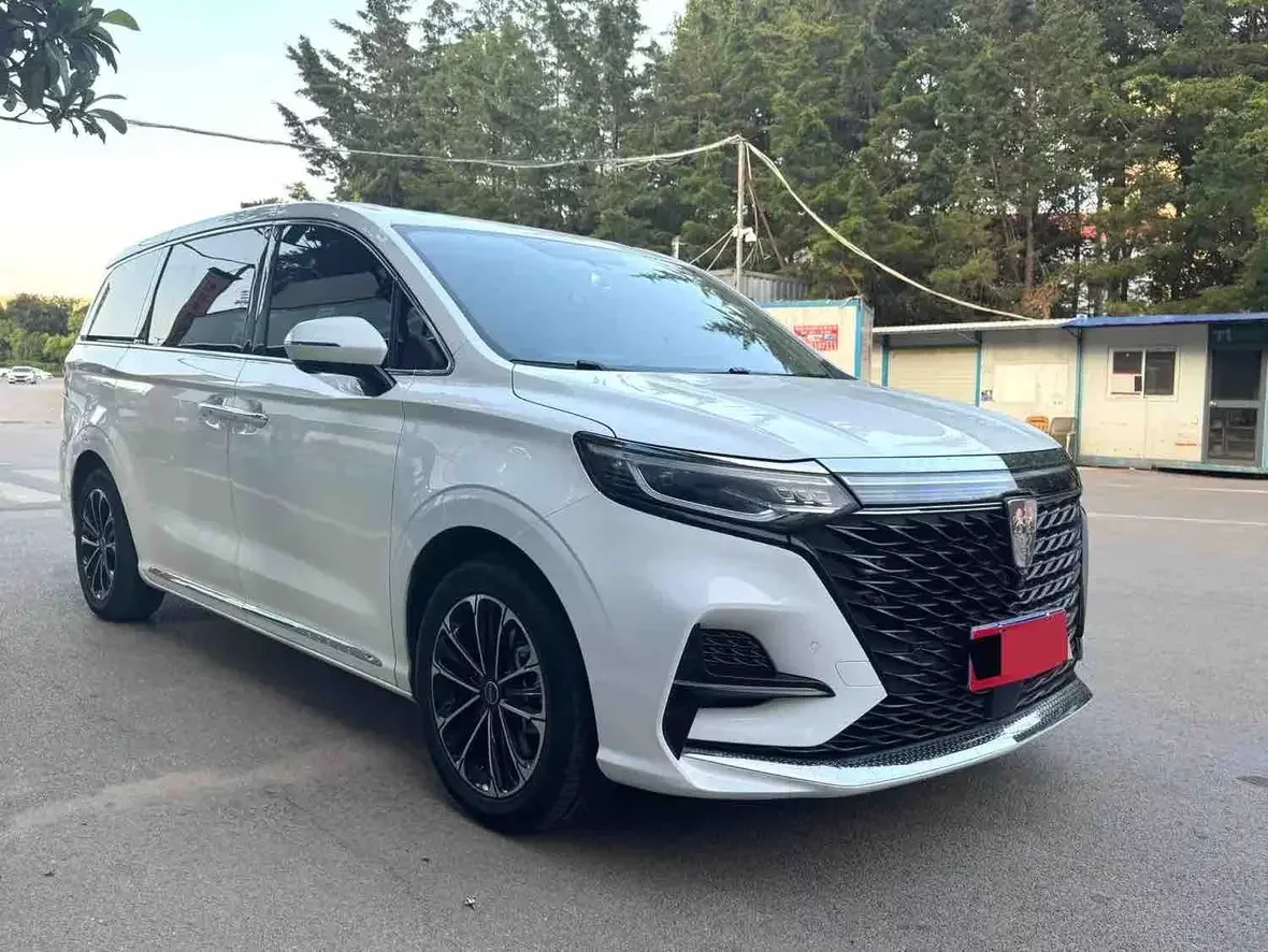 Roewe iMAX8