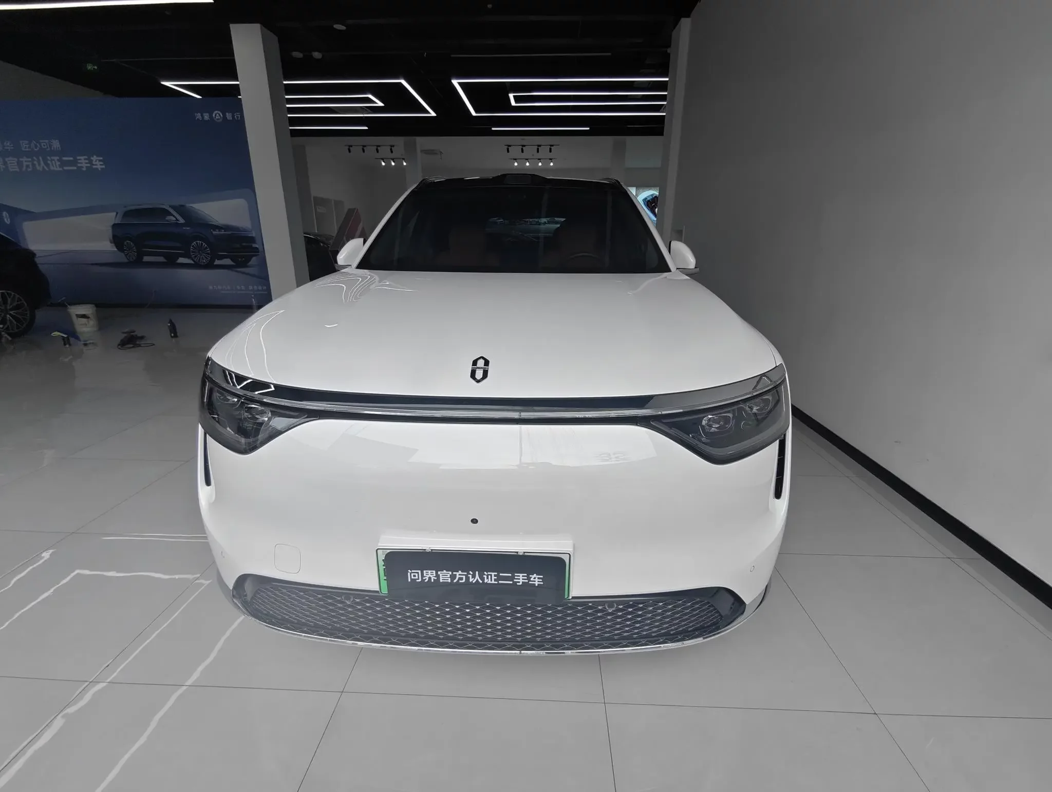 AITO QJM8