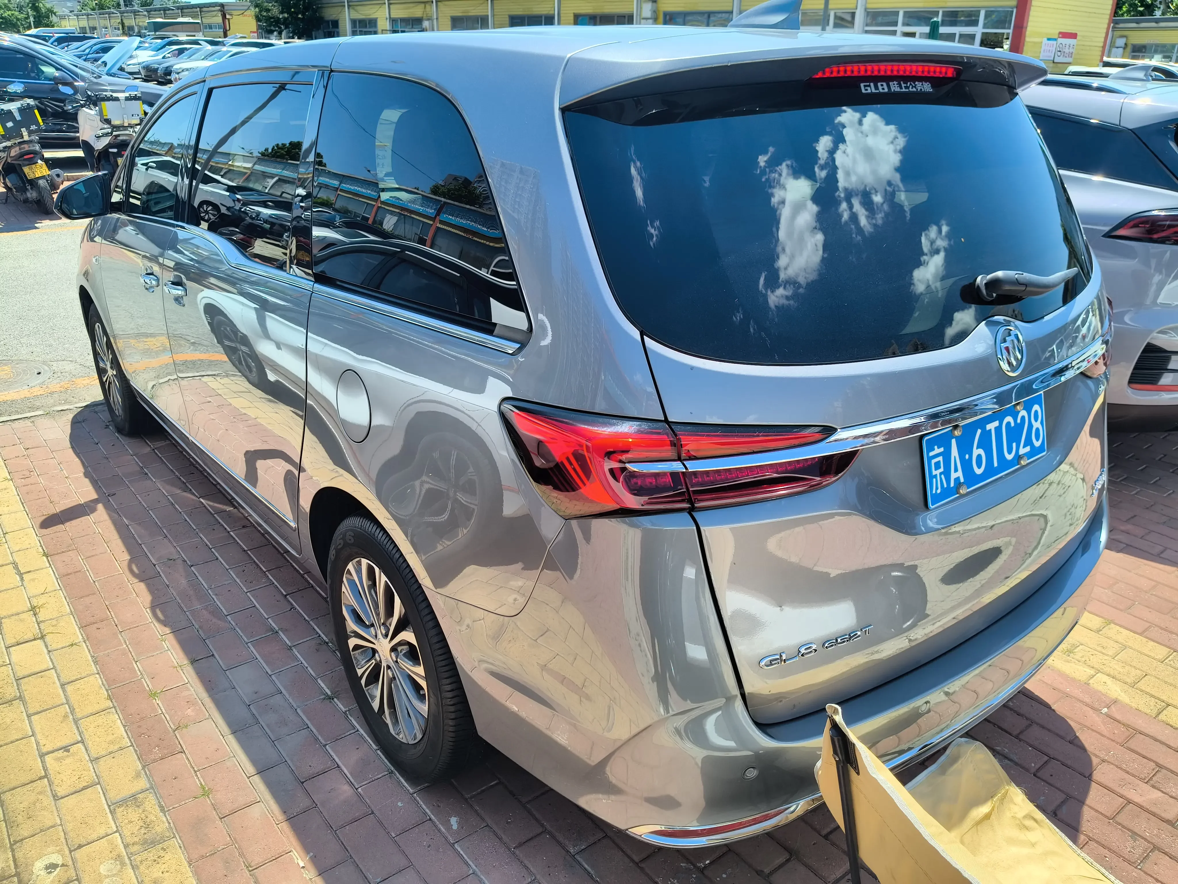 Buick GL8