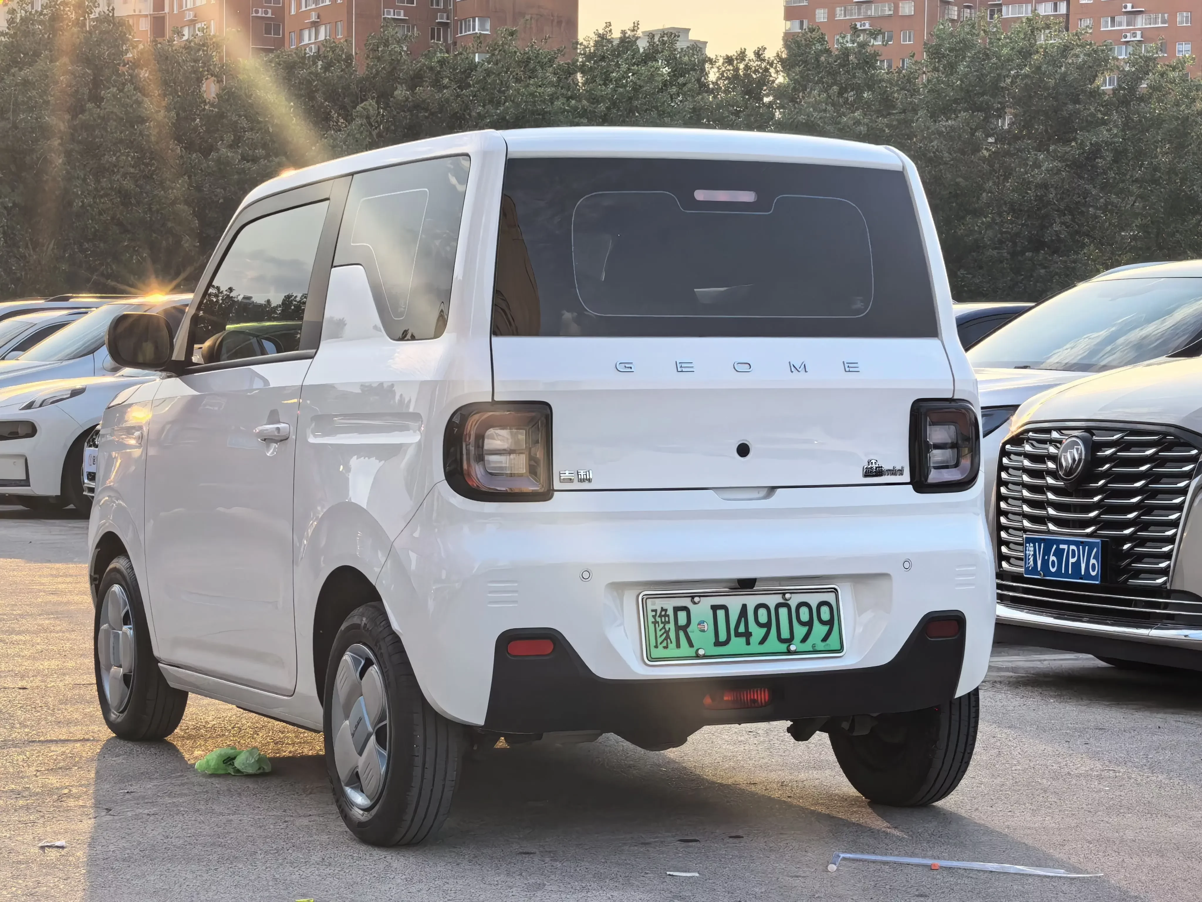 Geely panda