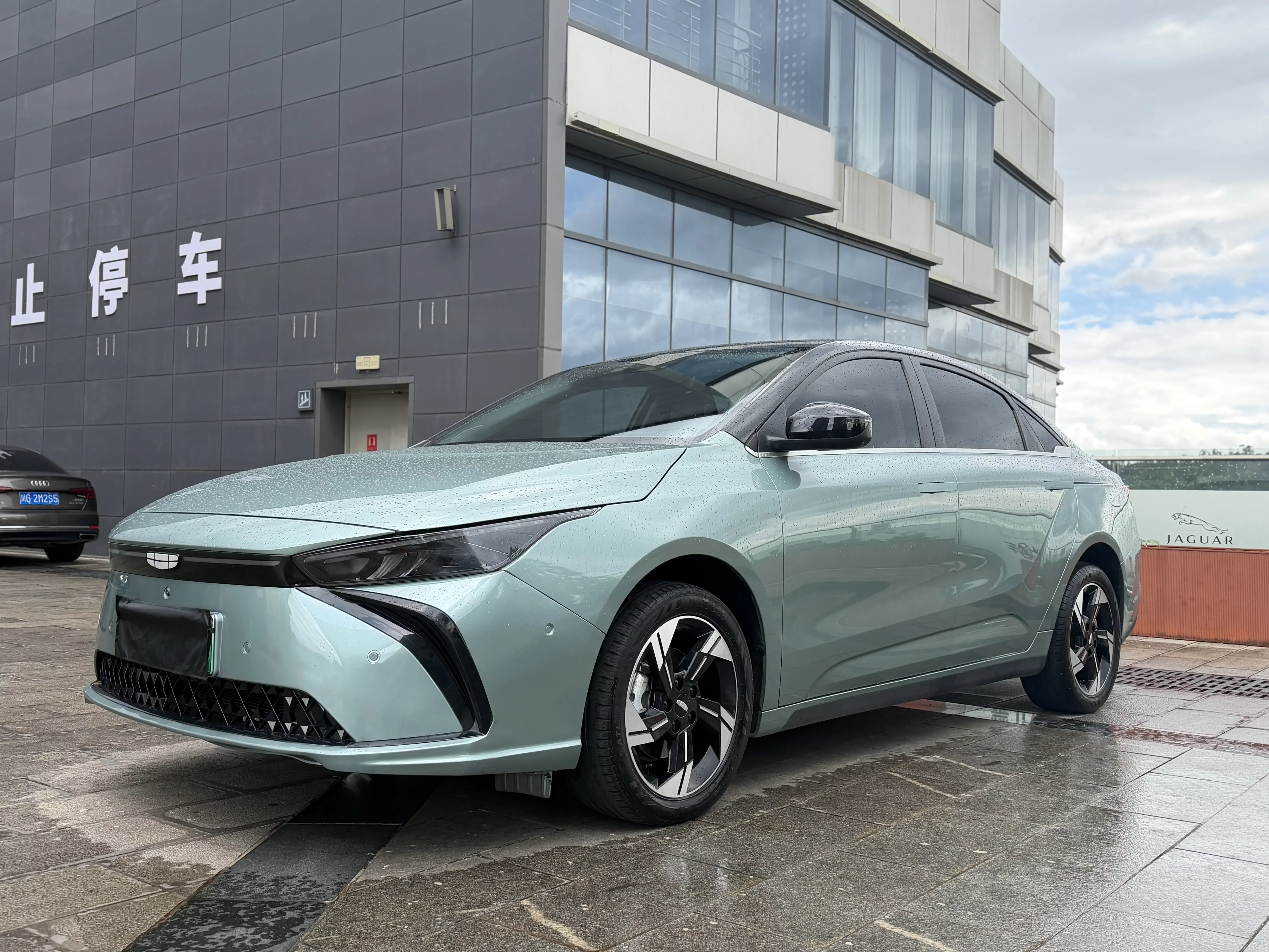 Geely Geometry G6