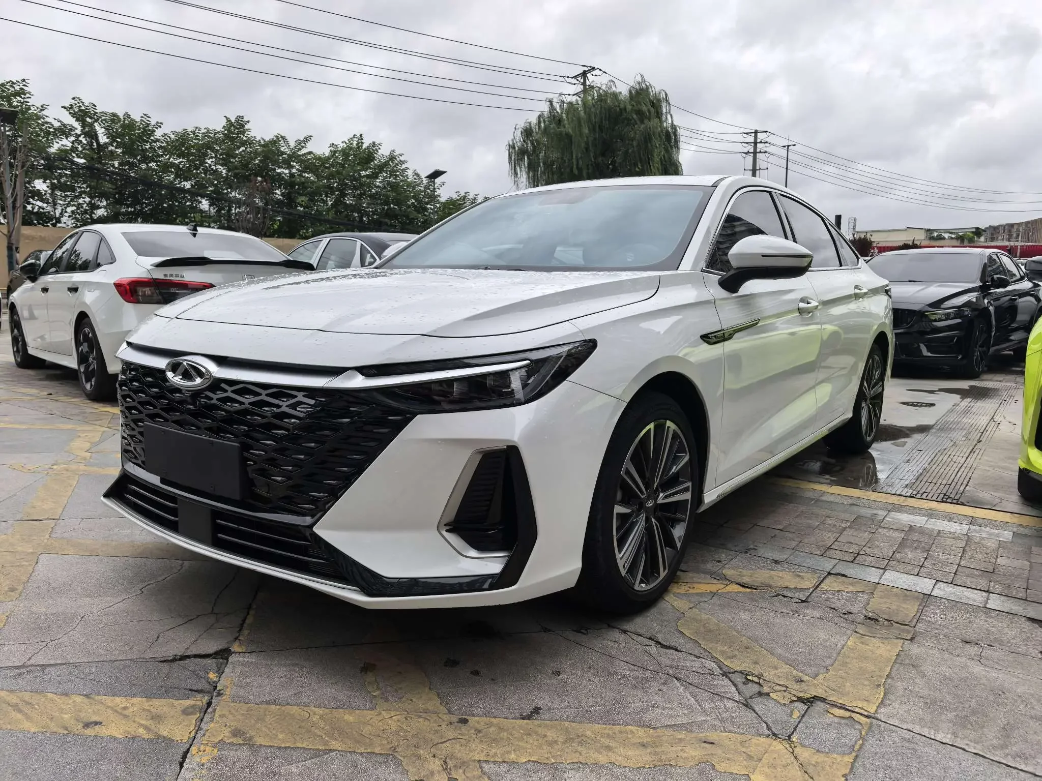 Chery Arrizo 8