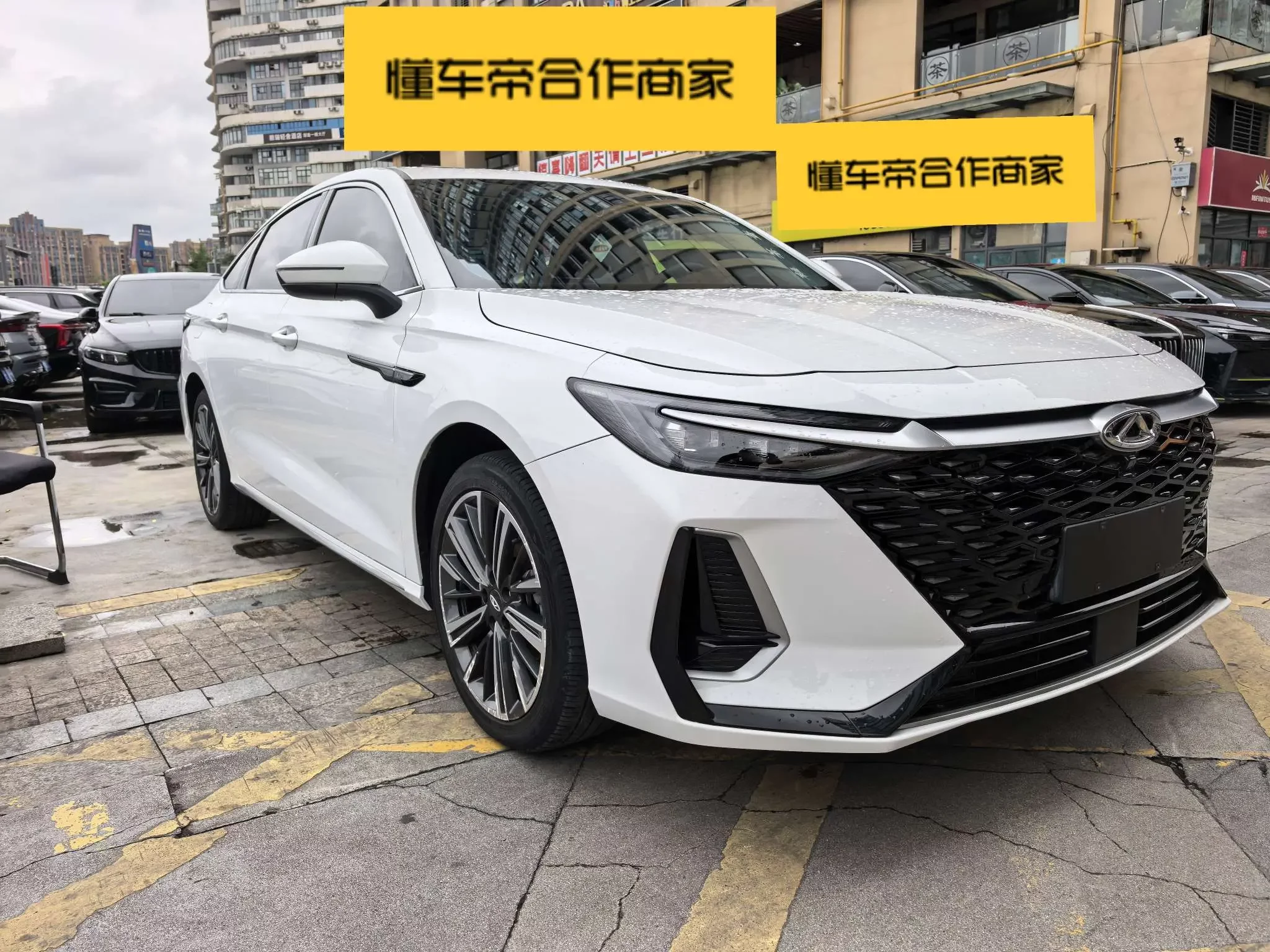 Chery Arrizo 8