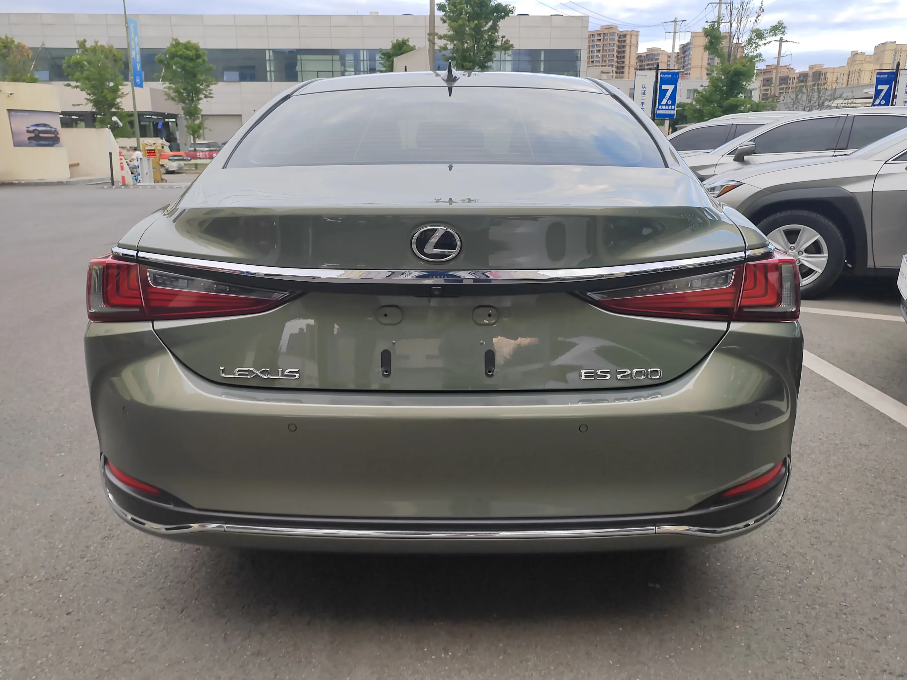 Lexus ES