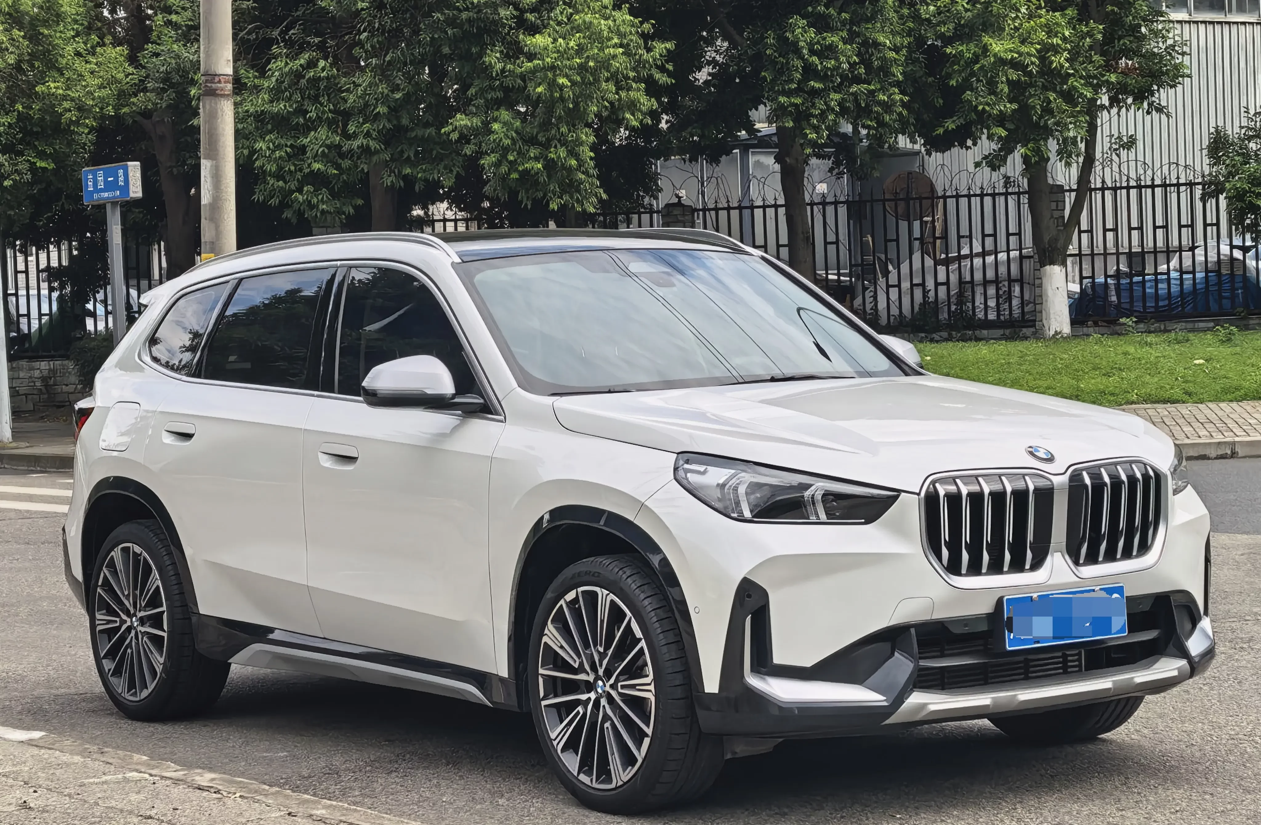 BMW X1