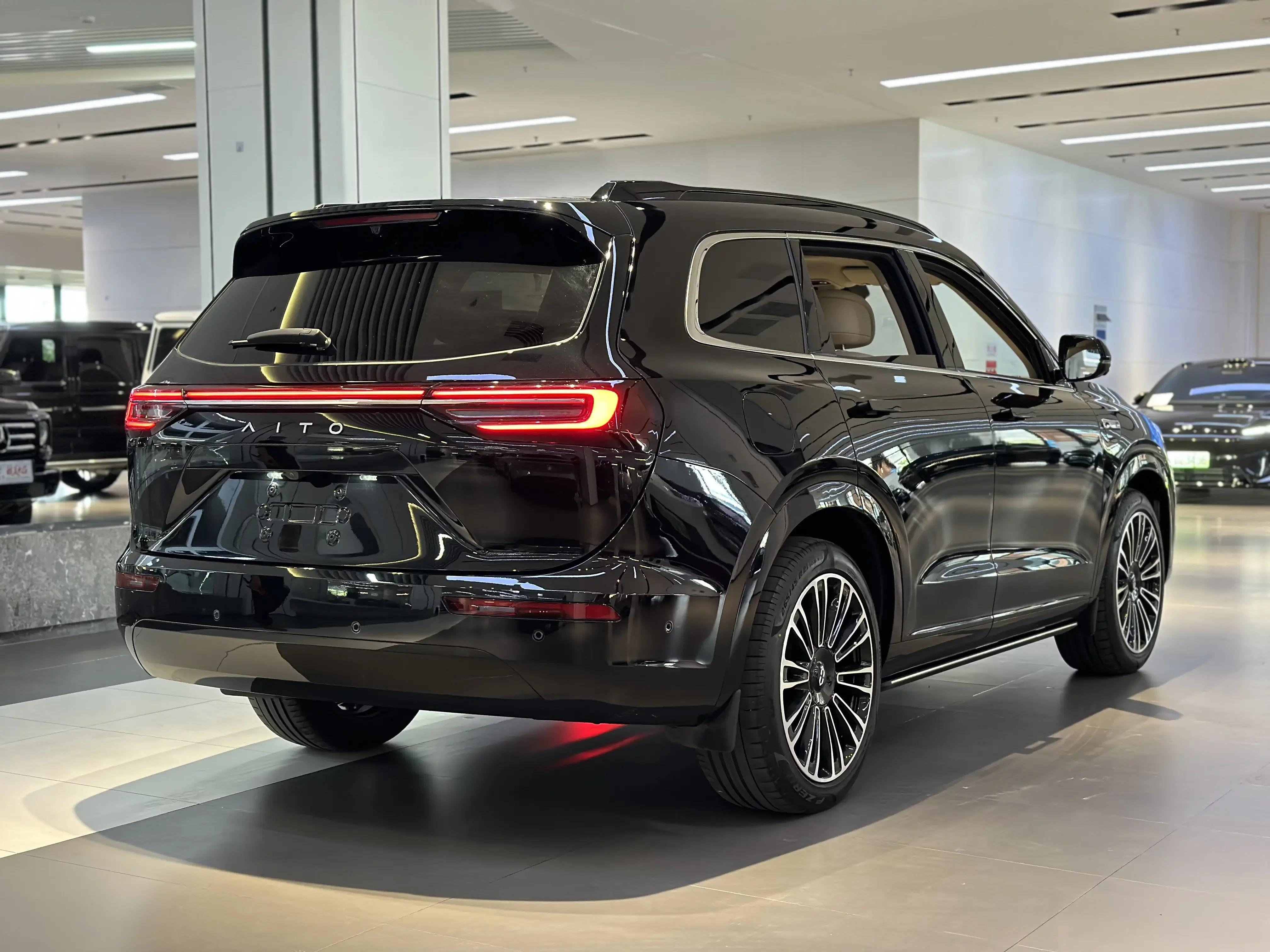 AITO M7