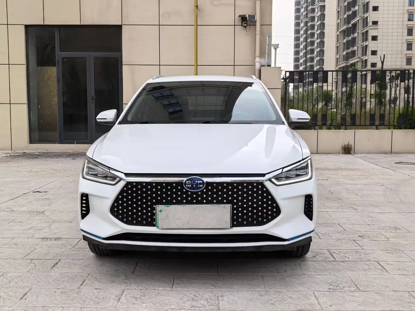 BYD e2