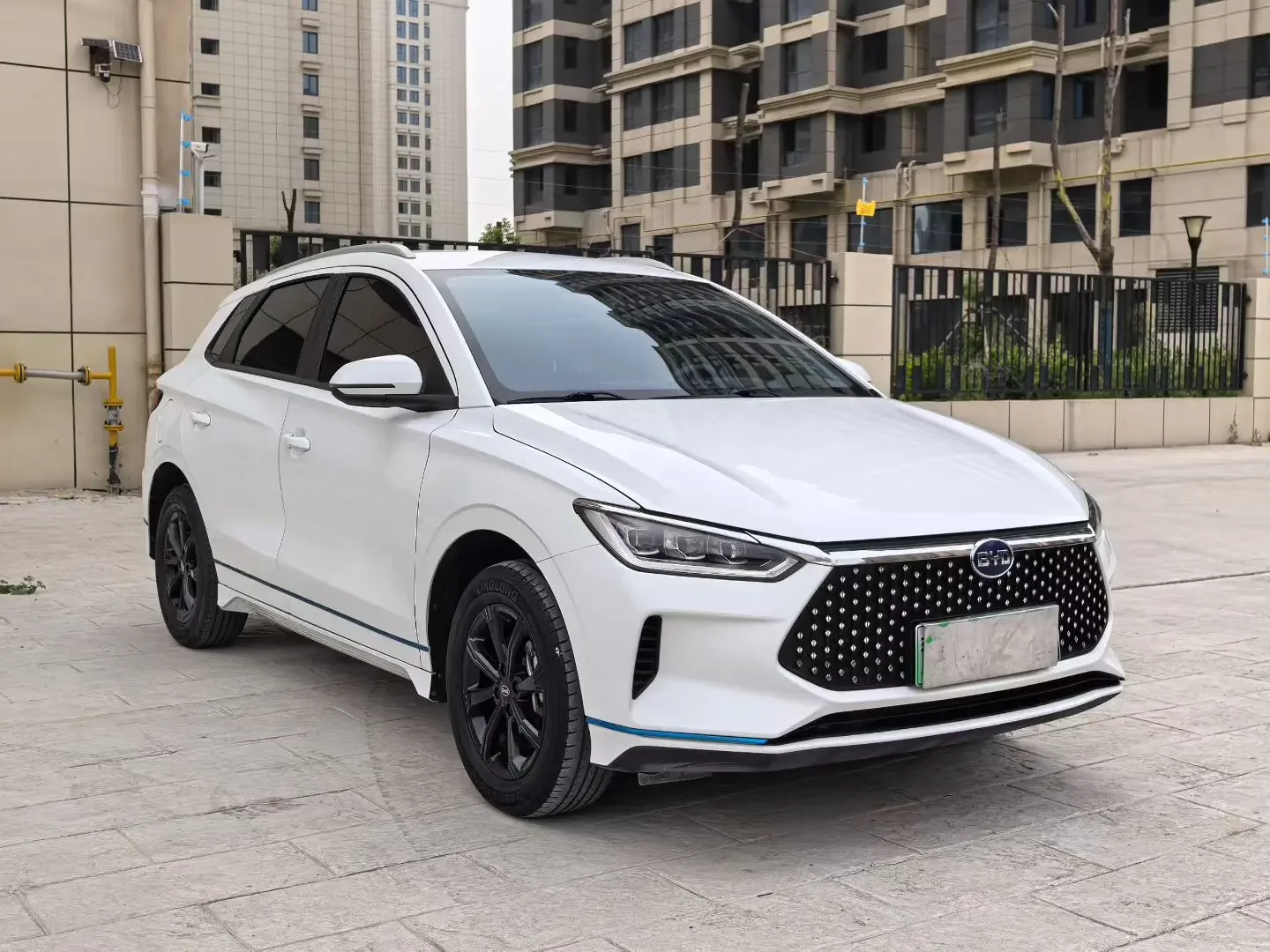 BYD e2