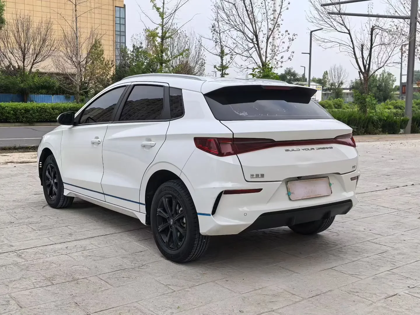 BYD e2