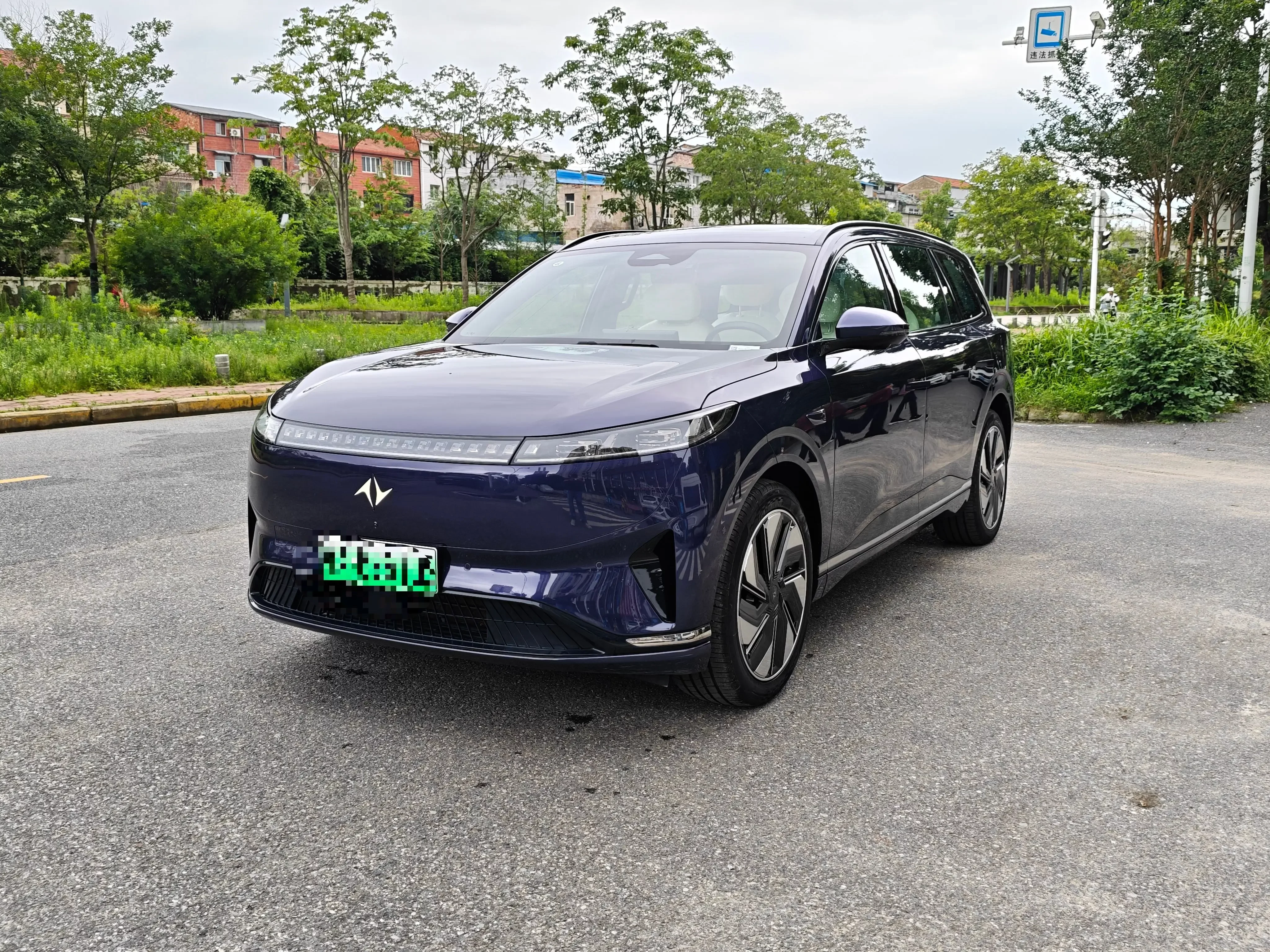 Dongfeng Yipai 008  из Китая