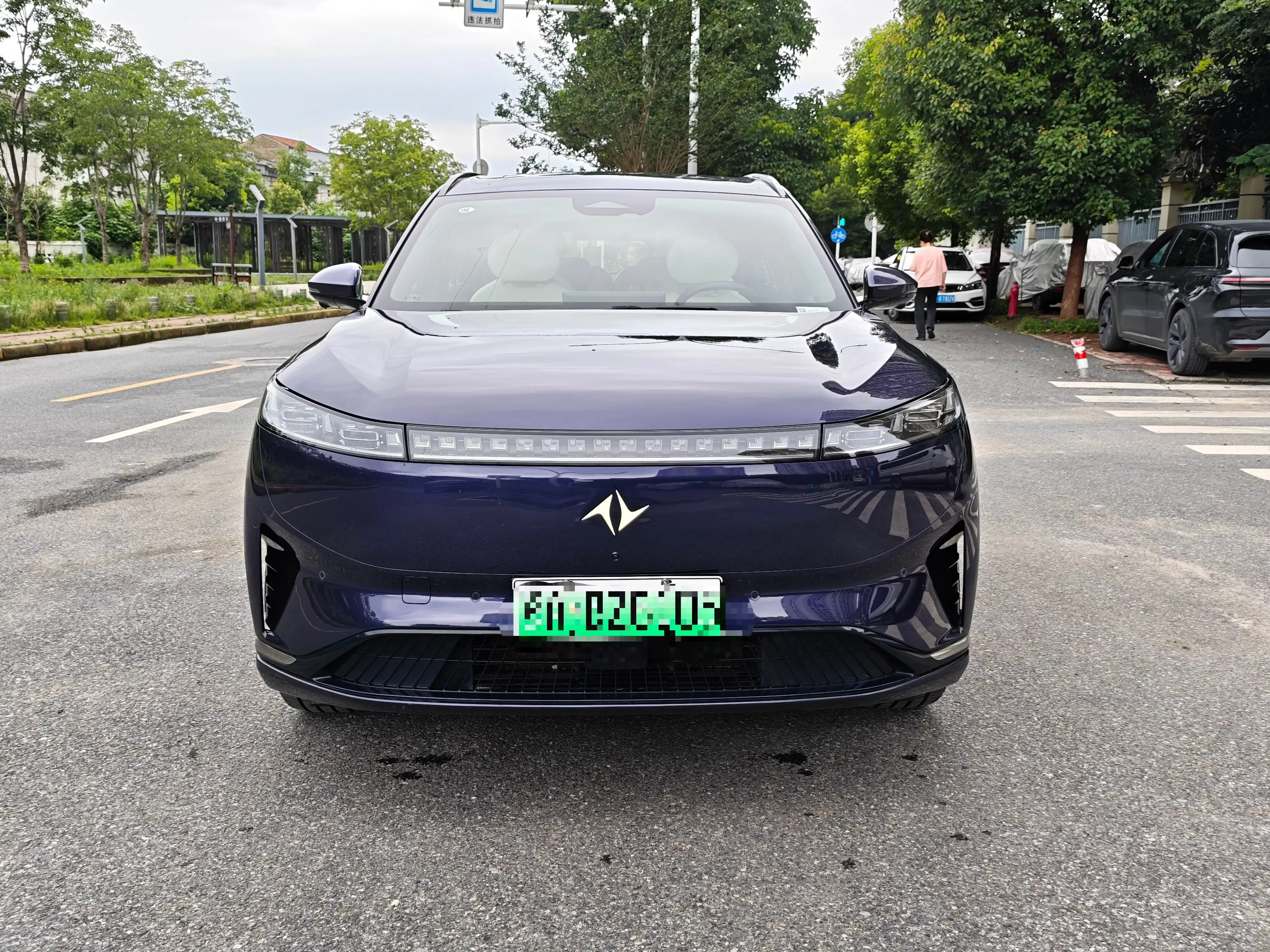 Dongfeng Yipai 008  из Китая