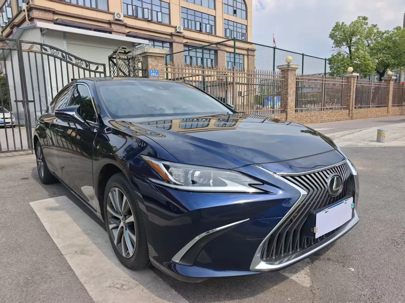 Lexus ES
