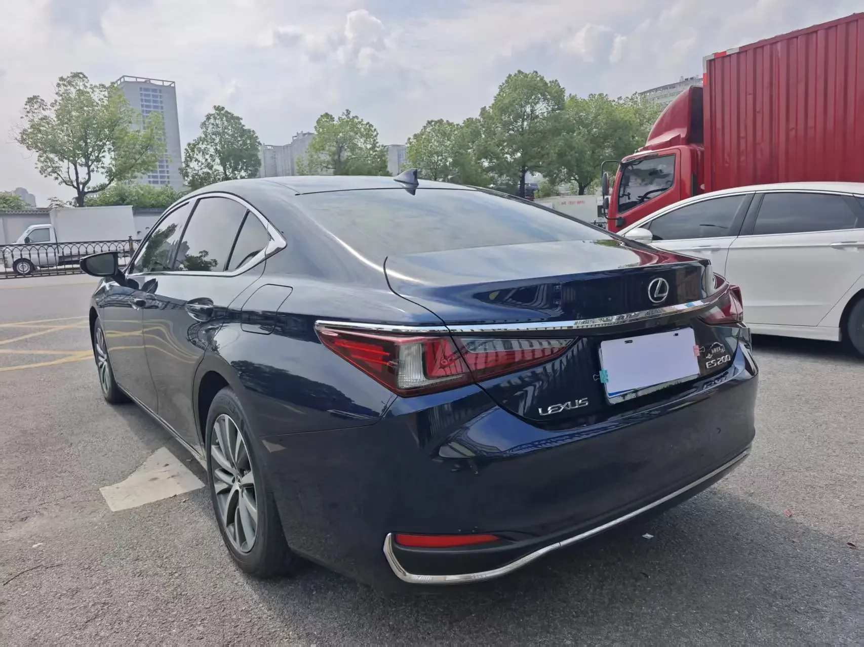 Lexus ES
