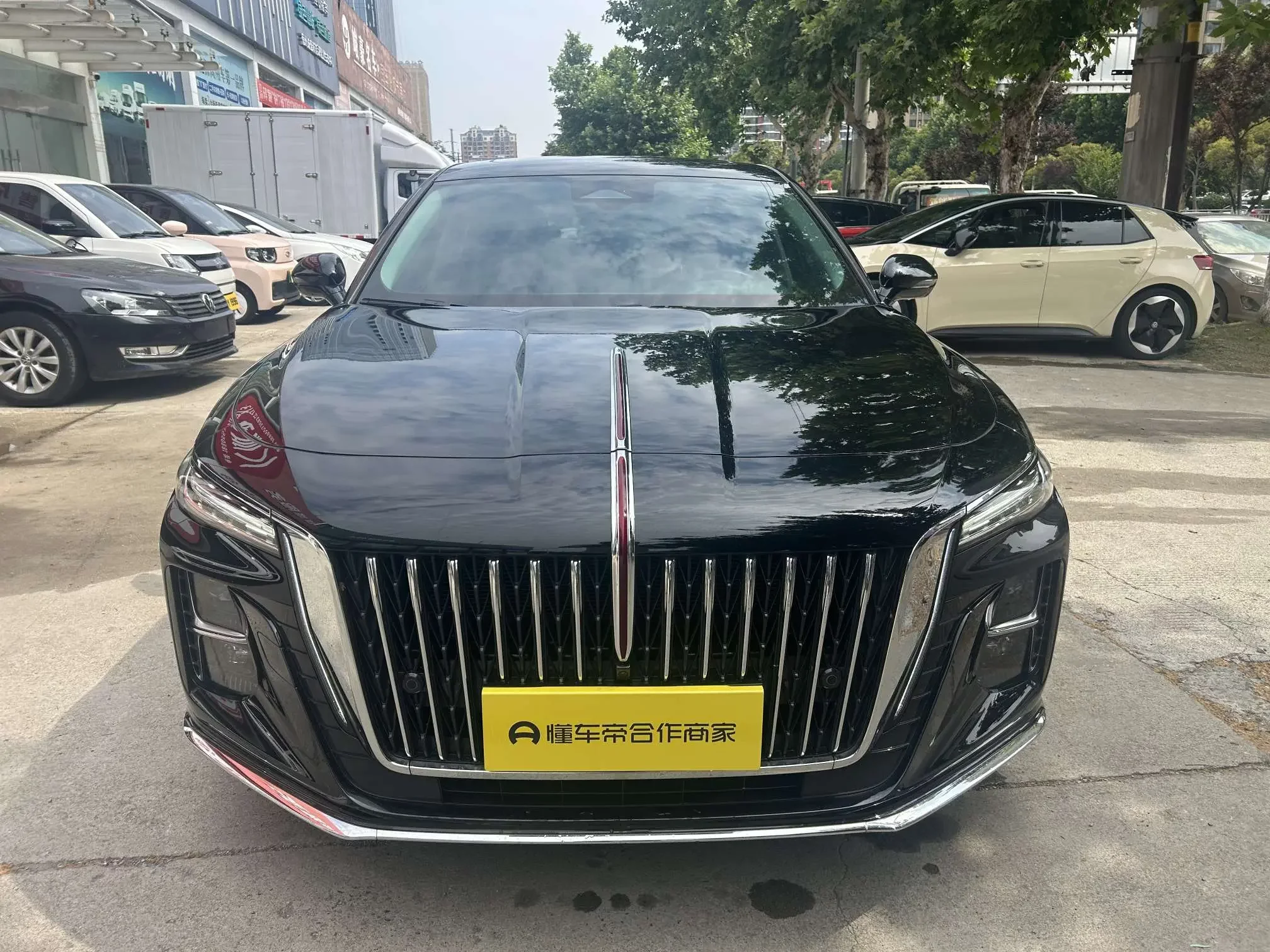 Hongqi H5  из Китая