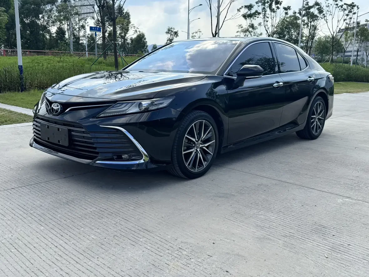 TOYOTA CAMRY