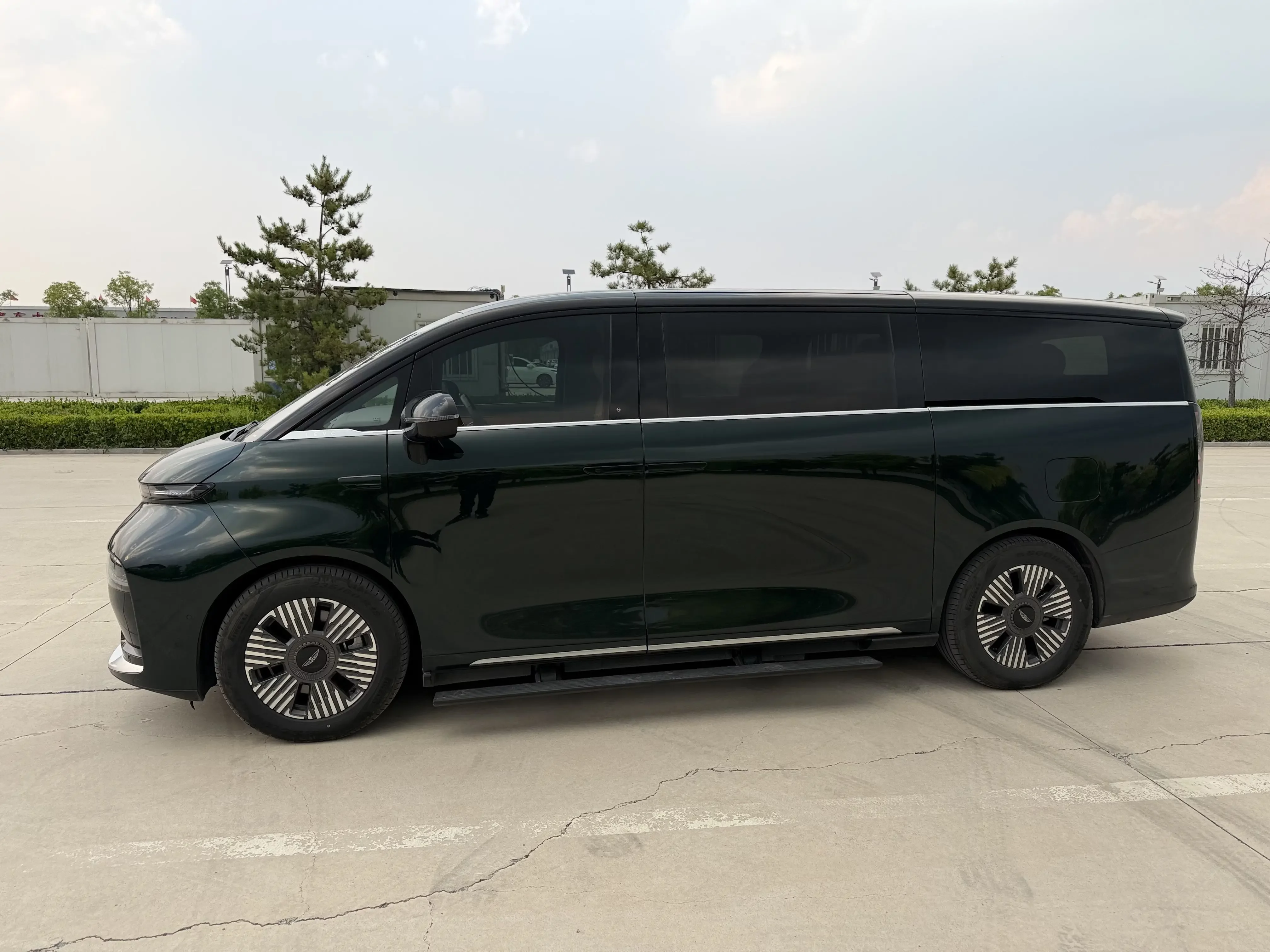 Geely Yizhen L380