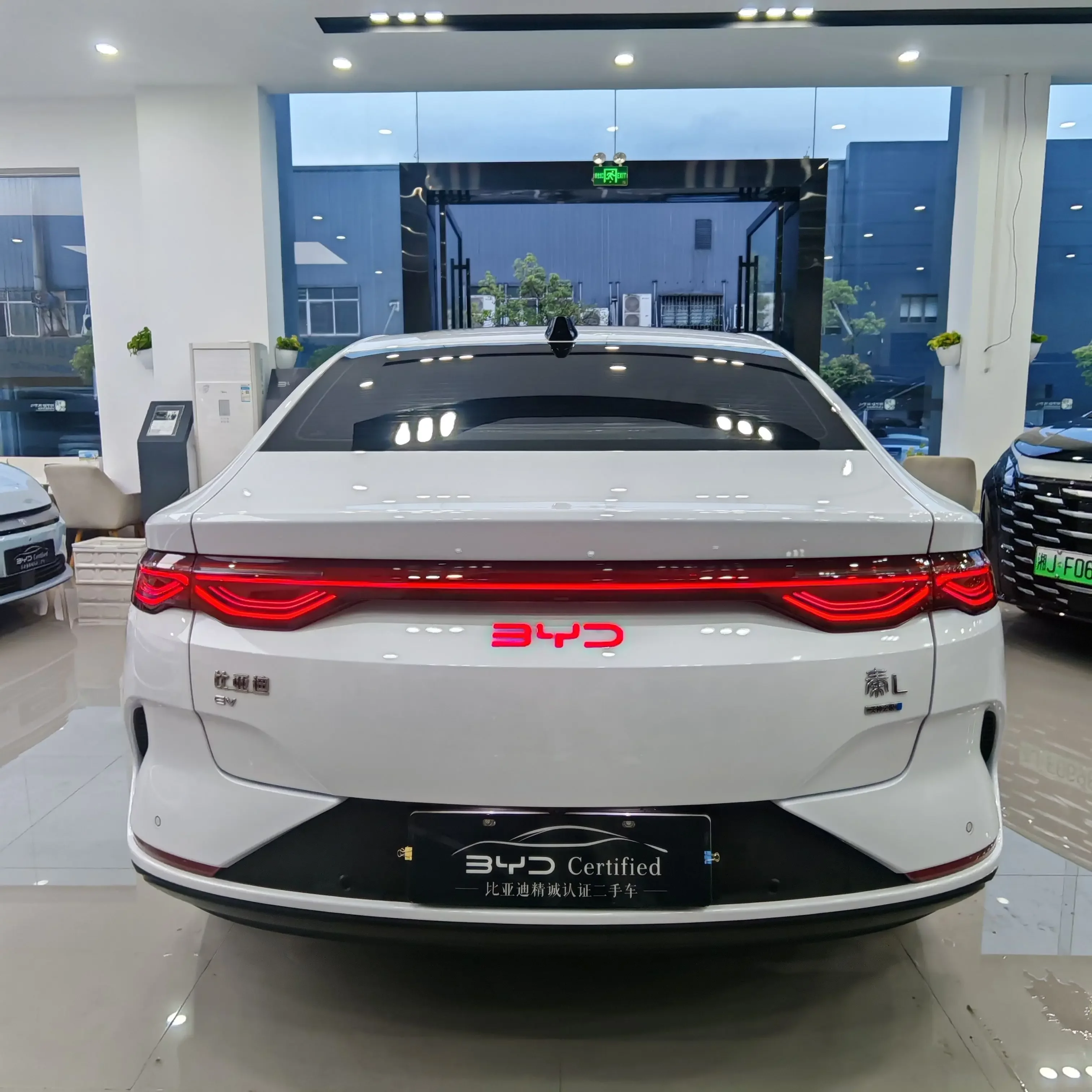 BYD Qin L EV