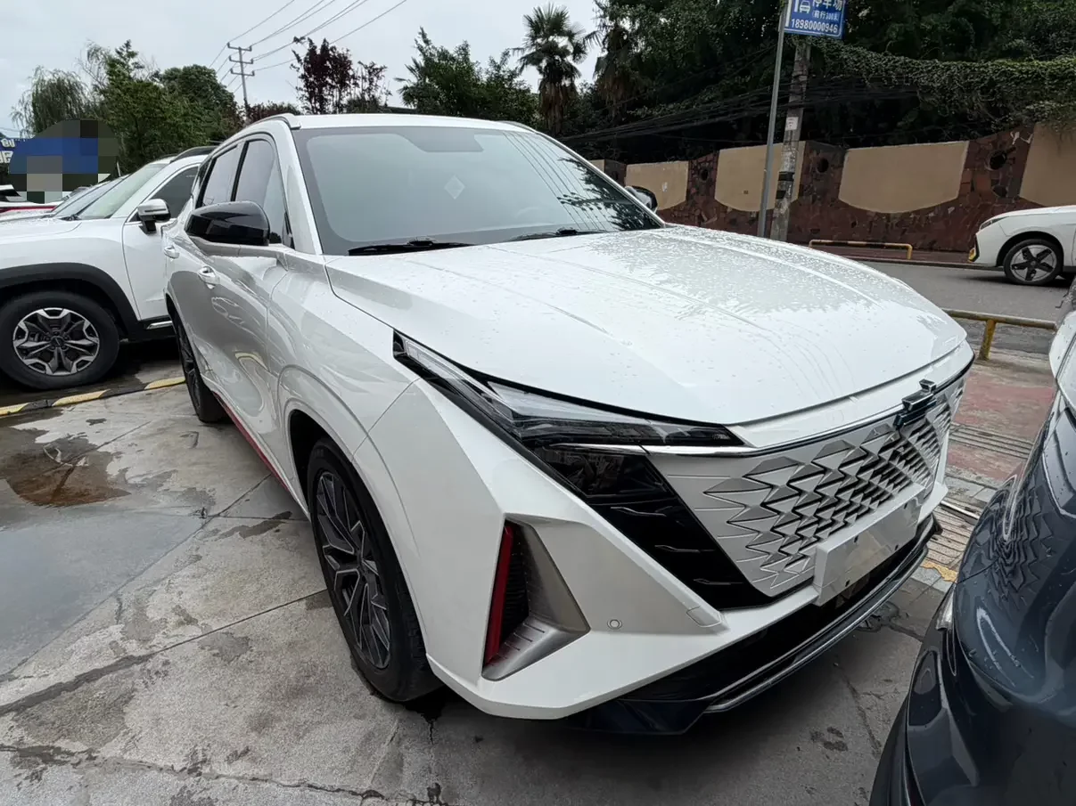 Oshan Changan Auchan Z6