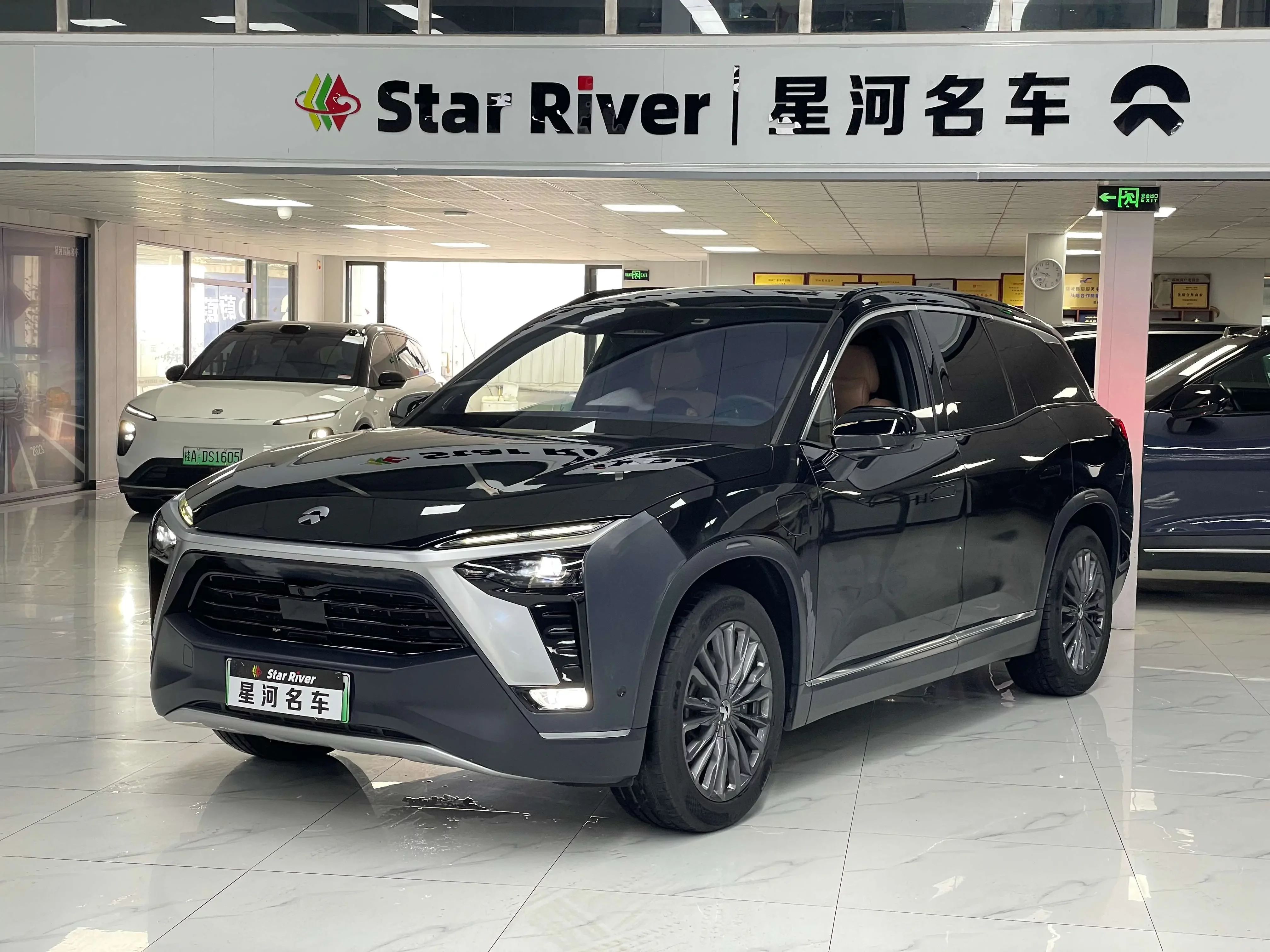 NIO ES8  из Китая