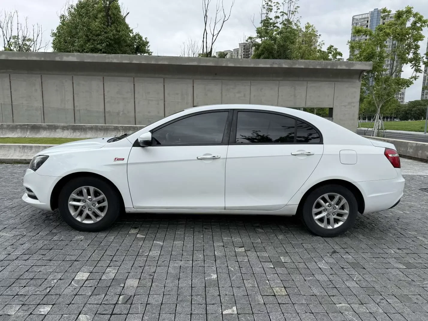 Geely emgrand