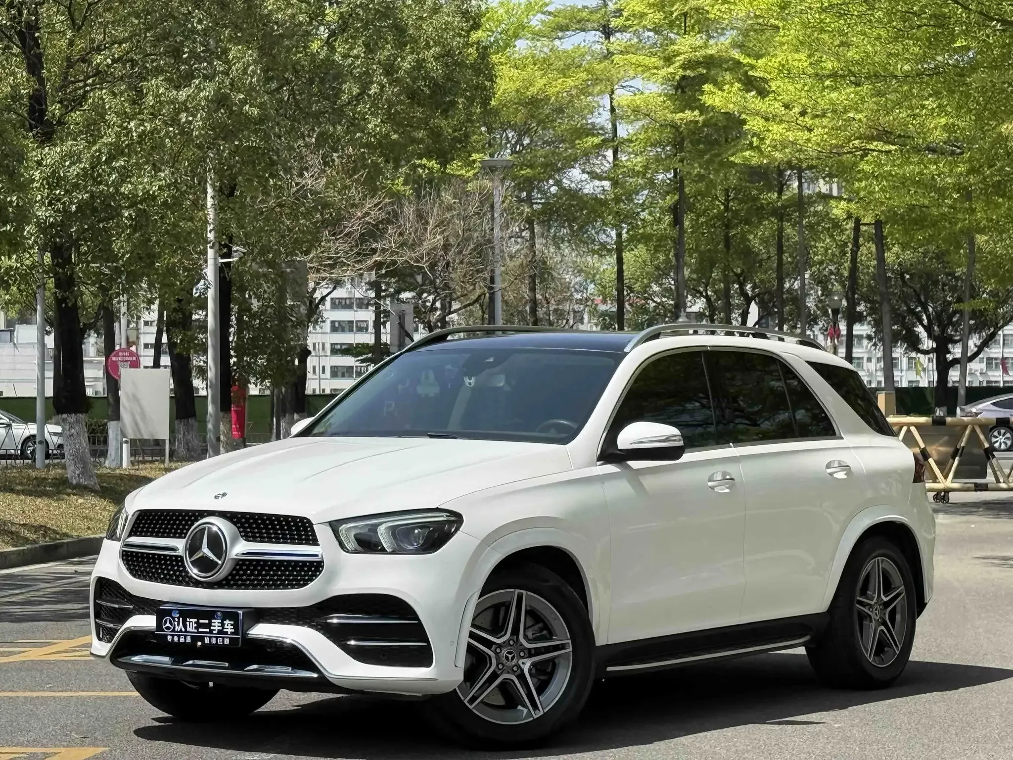 Mercedes-Benz GLE (Imported)