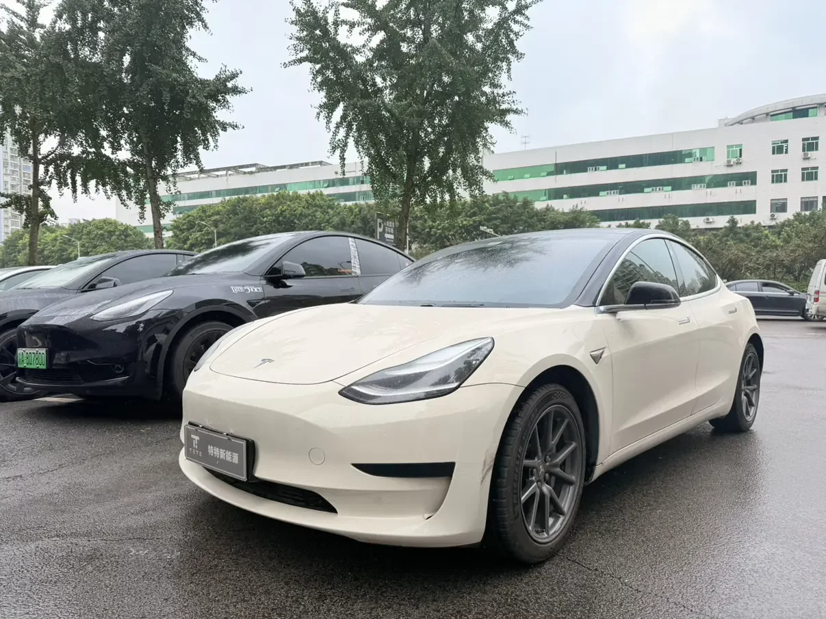 Tesla Model 3  из Китая