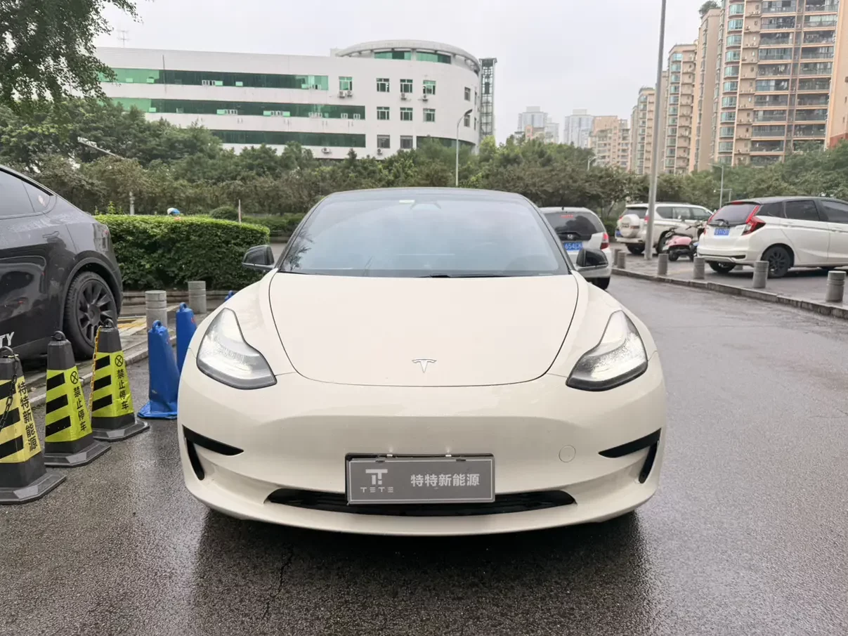 Tesla Model 3  из Китая