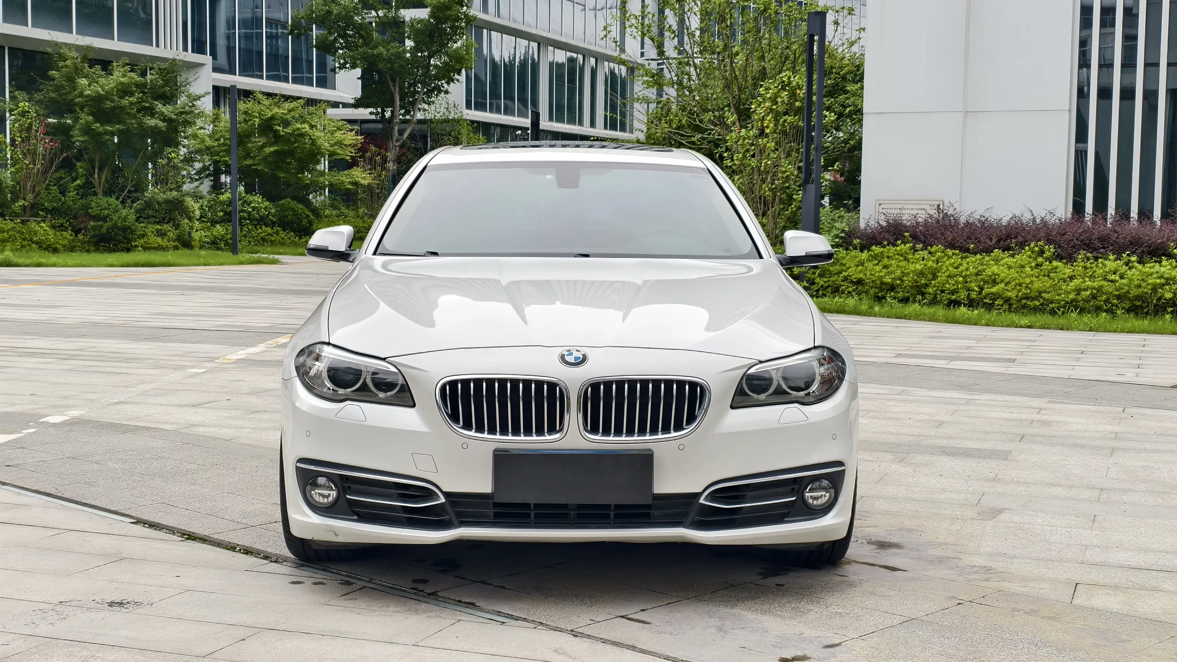 BMW 5 Series  из Китая