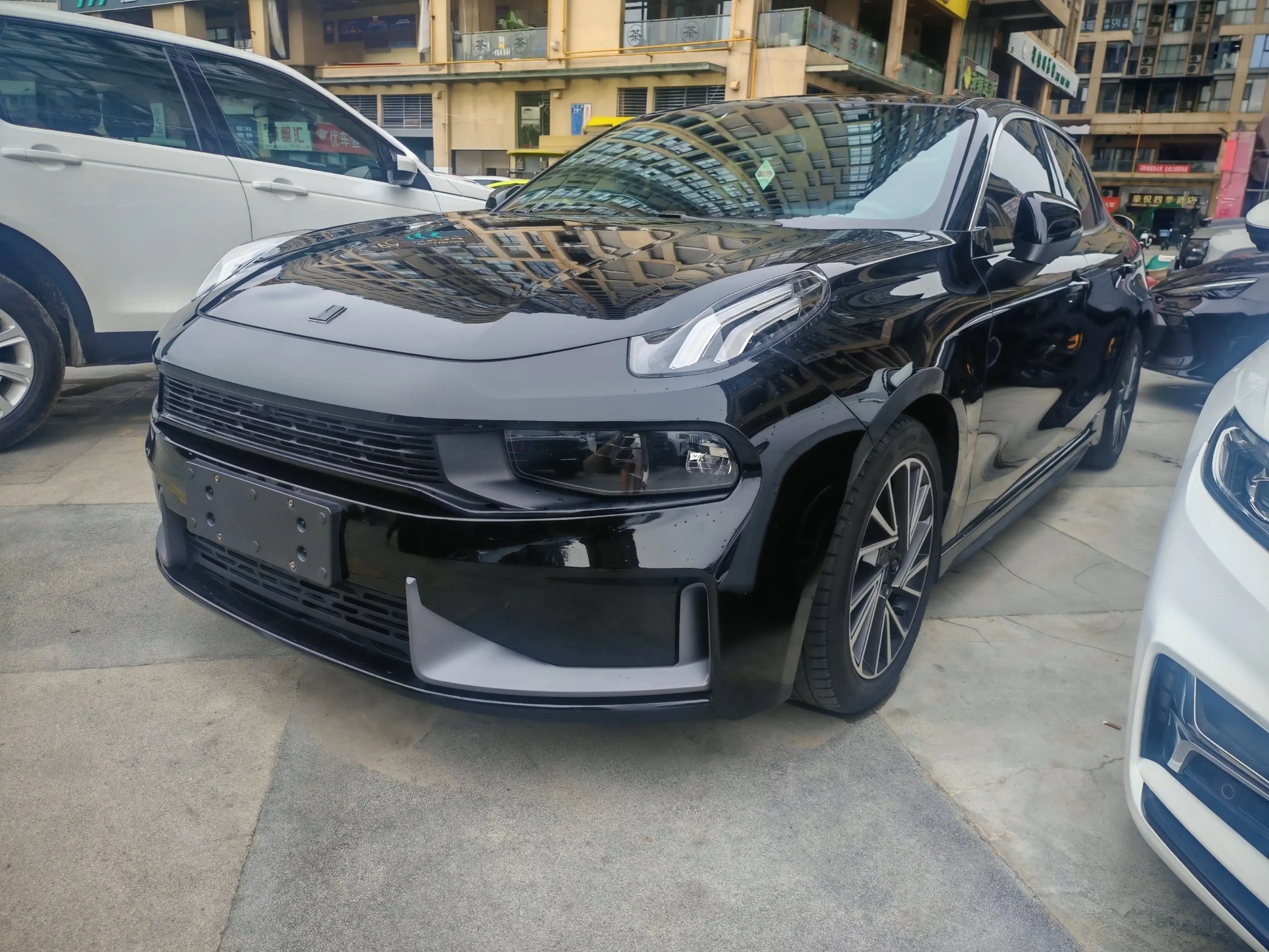 Lynk & Co 03