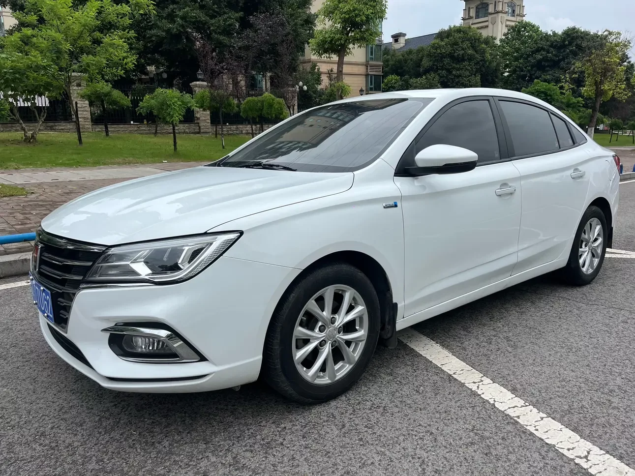 Roewe i5