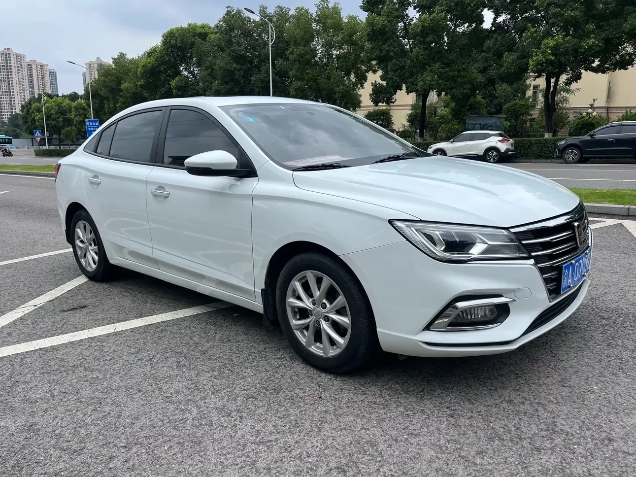 Roewe i5
