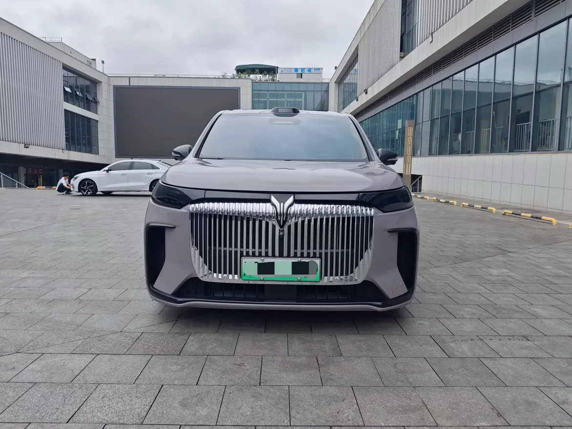 Voyah Lantu Dreamer PHEV  из Китая