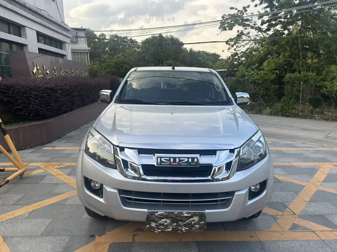 Isuzu pickup truck