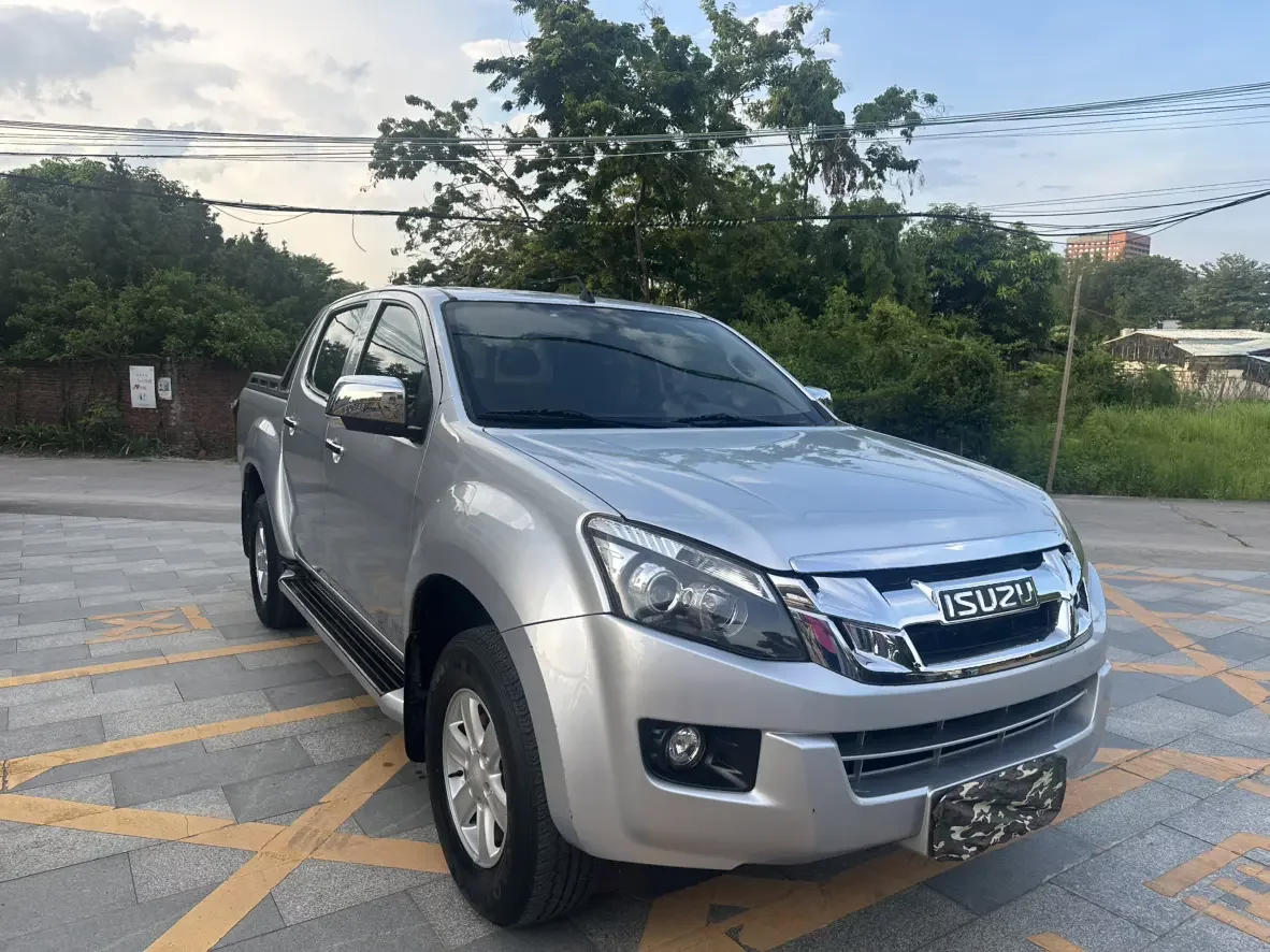 Isuzu pickup truck
