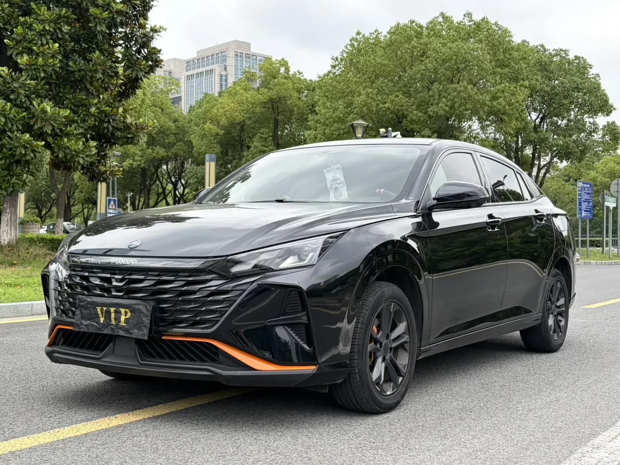 Dongfeng Yixuan  из Китая