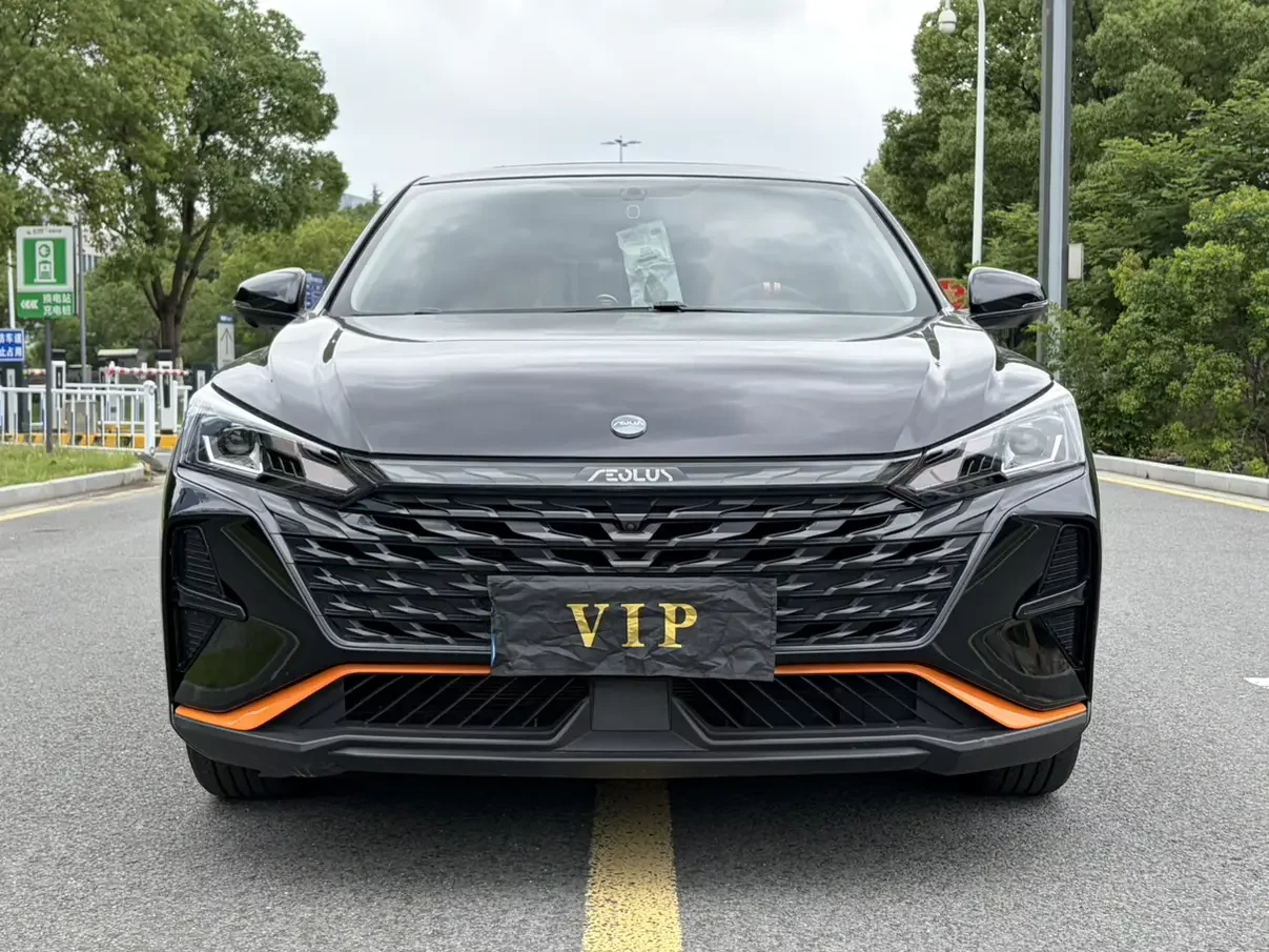Dongfeng Yixuan  из Китая