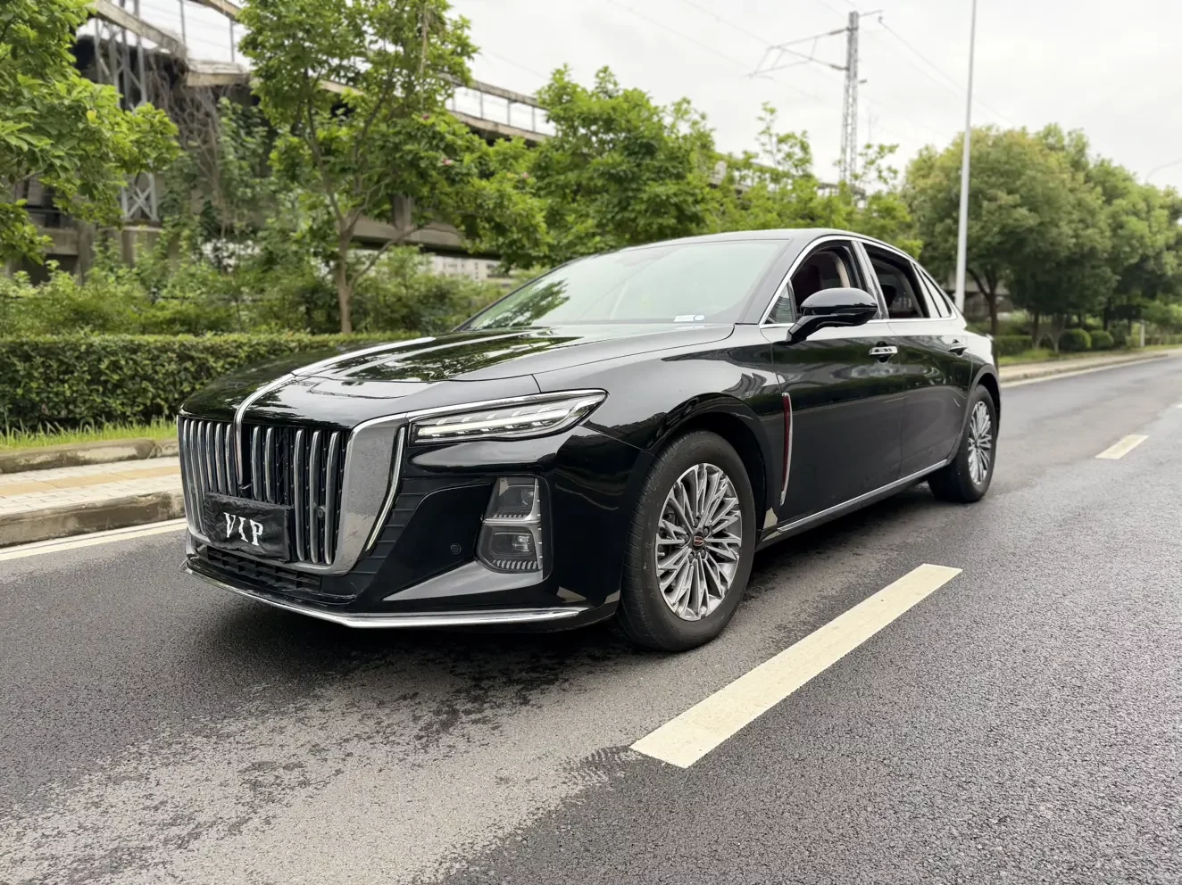 Hongqi H5