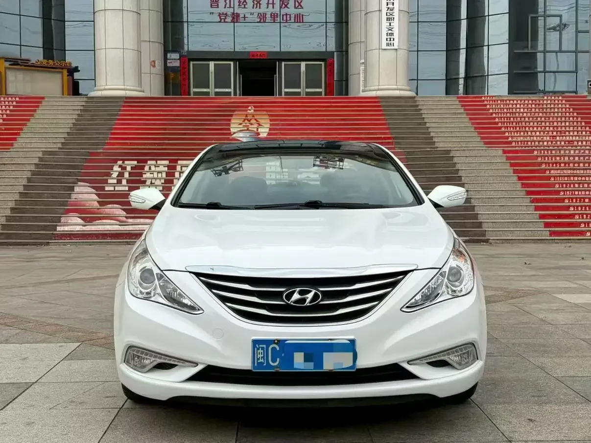 Hyundai sonata eight