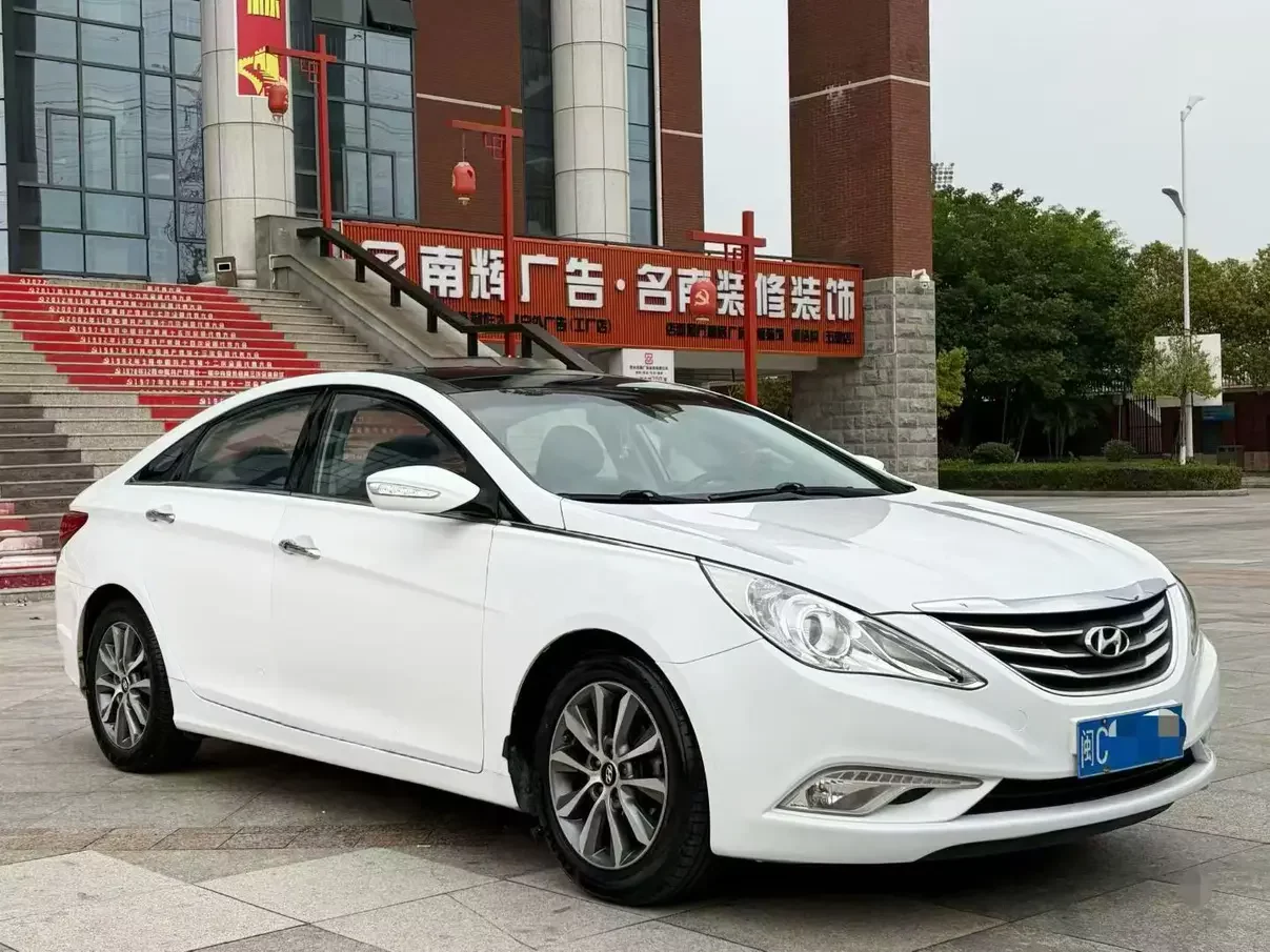 Hyundai sonata eight