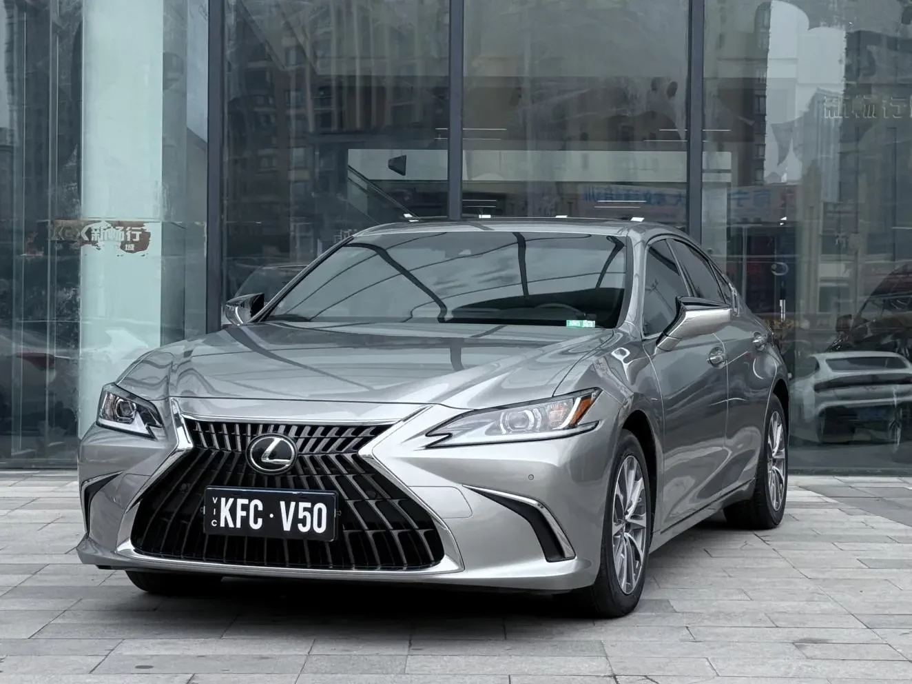 Lexus ES