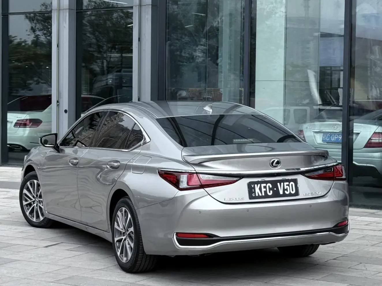 Lexus ES