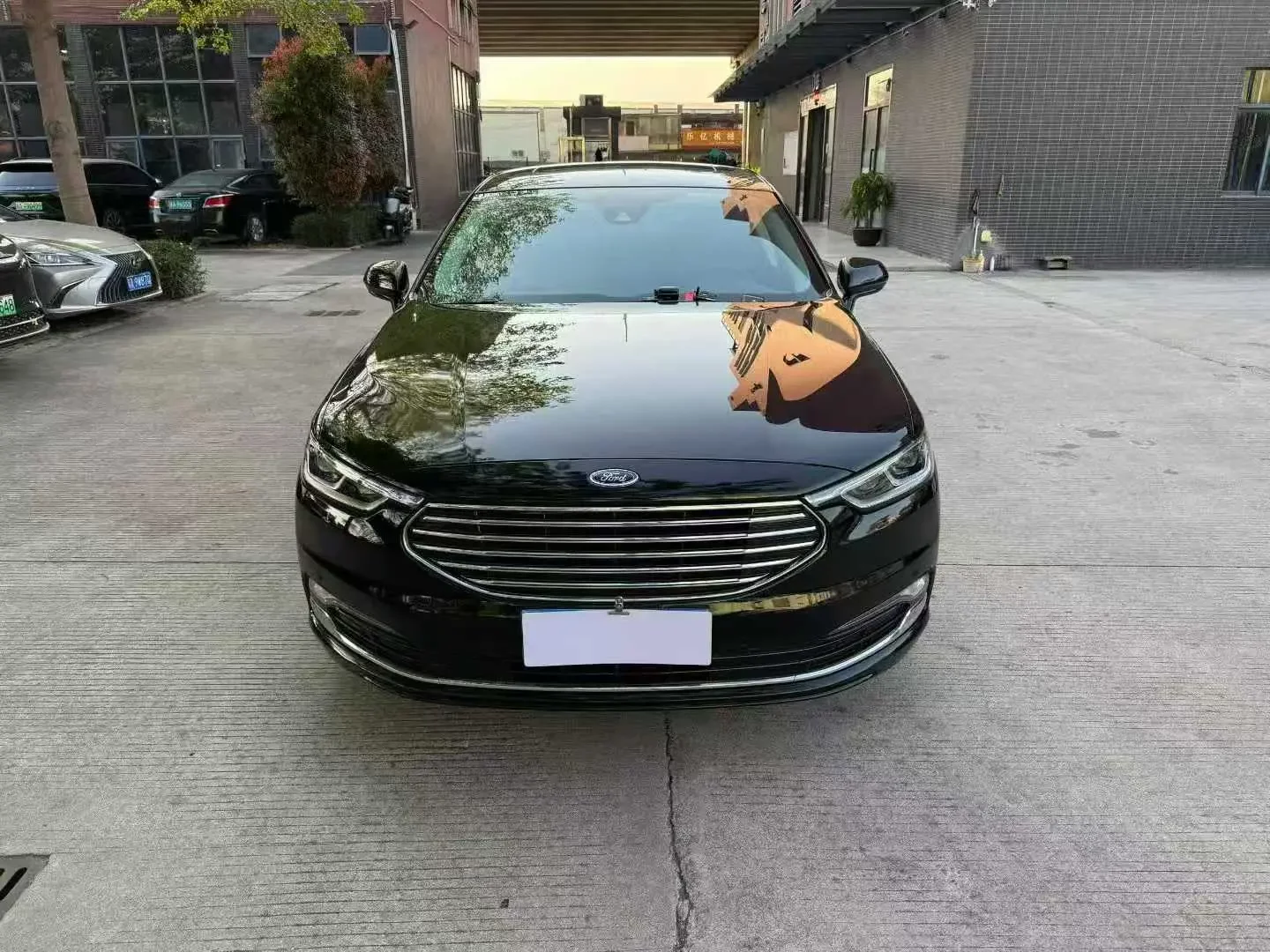 Ford Taurus