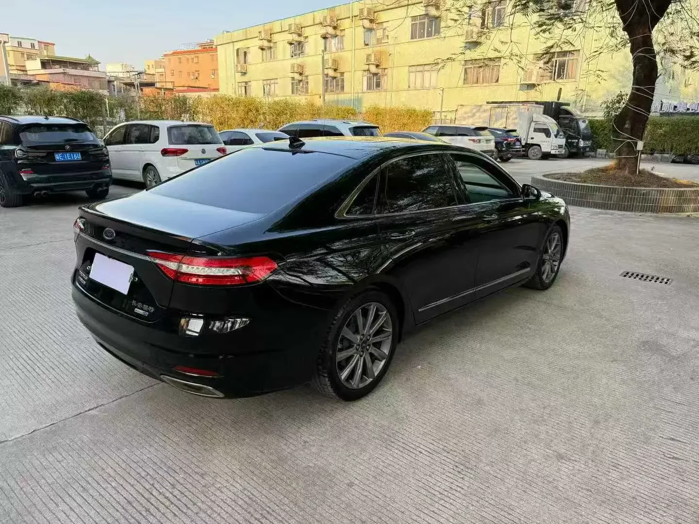 Ford Taurus