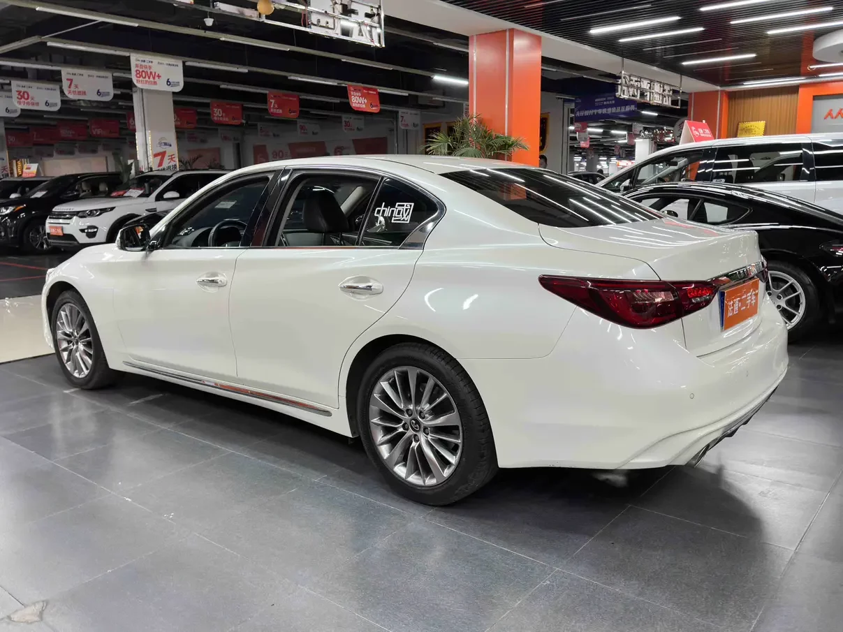 Infiniti Q50L